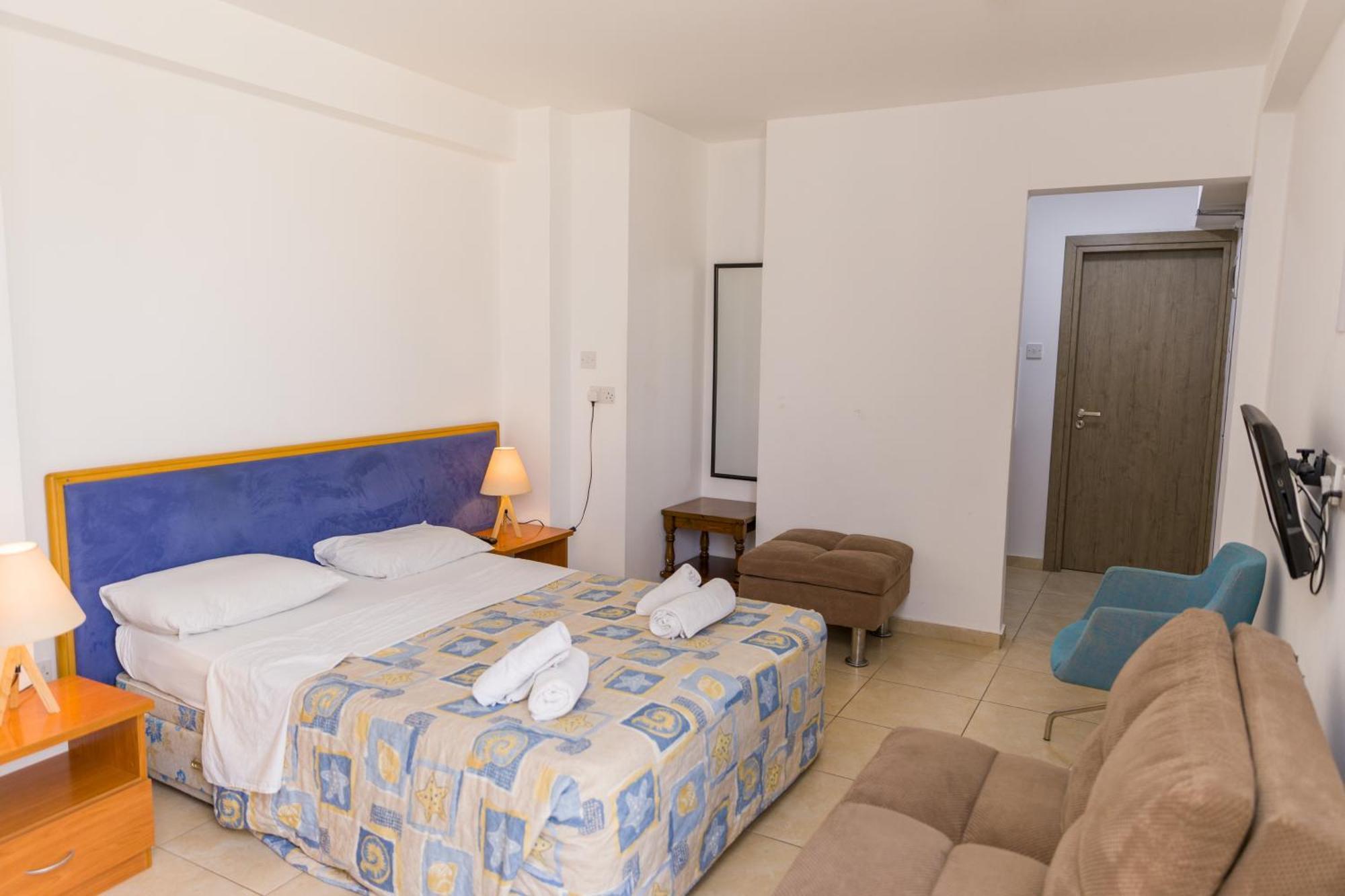 Alecos Aparthotel