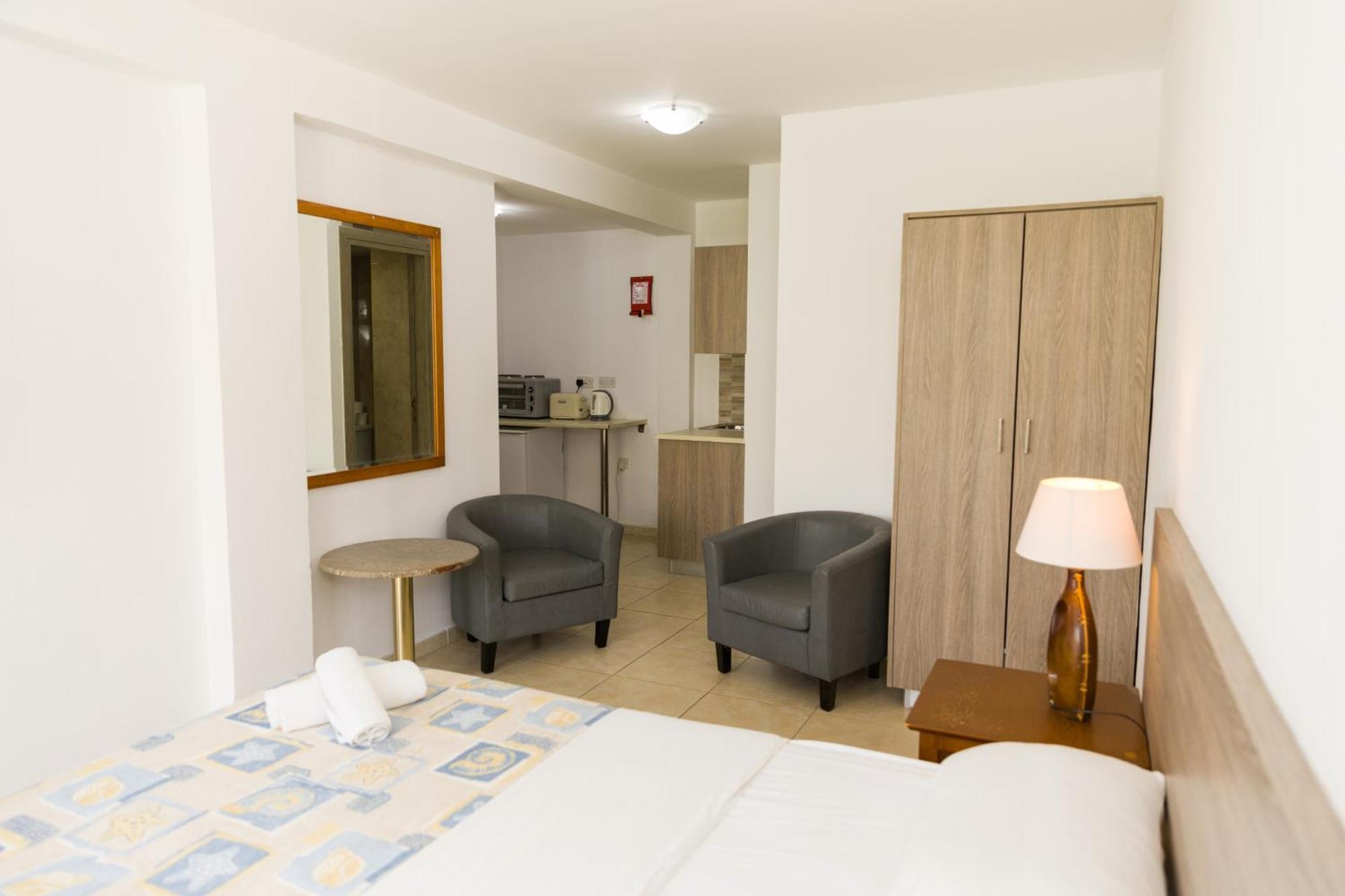 Aparthotel Alecos Paphos