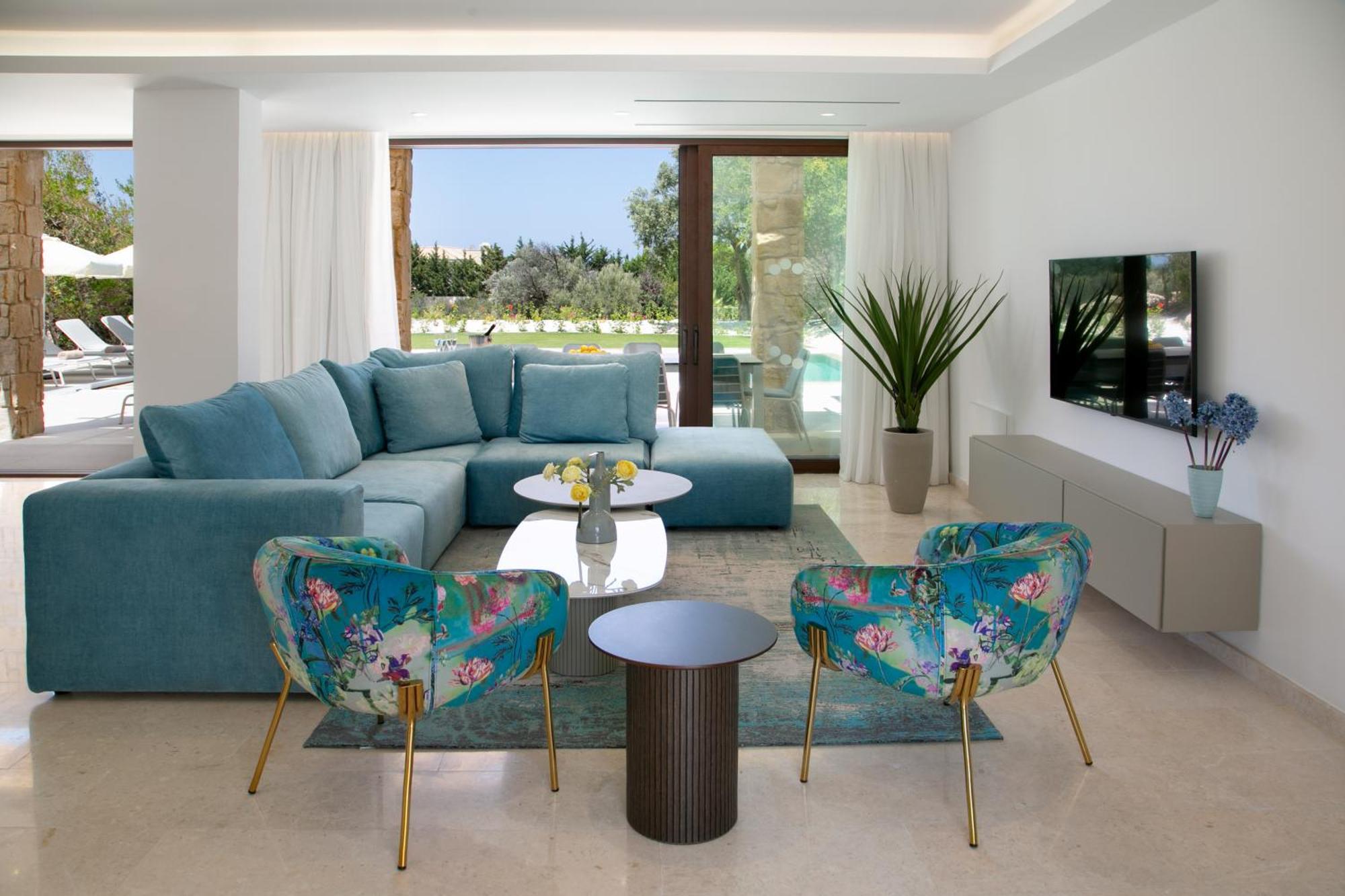 Resort Aphrodite Hills 4*