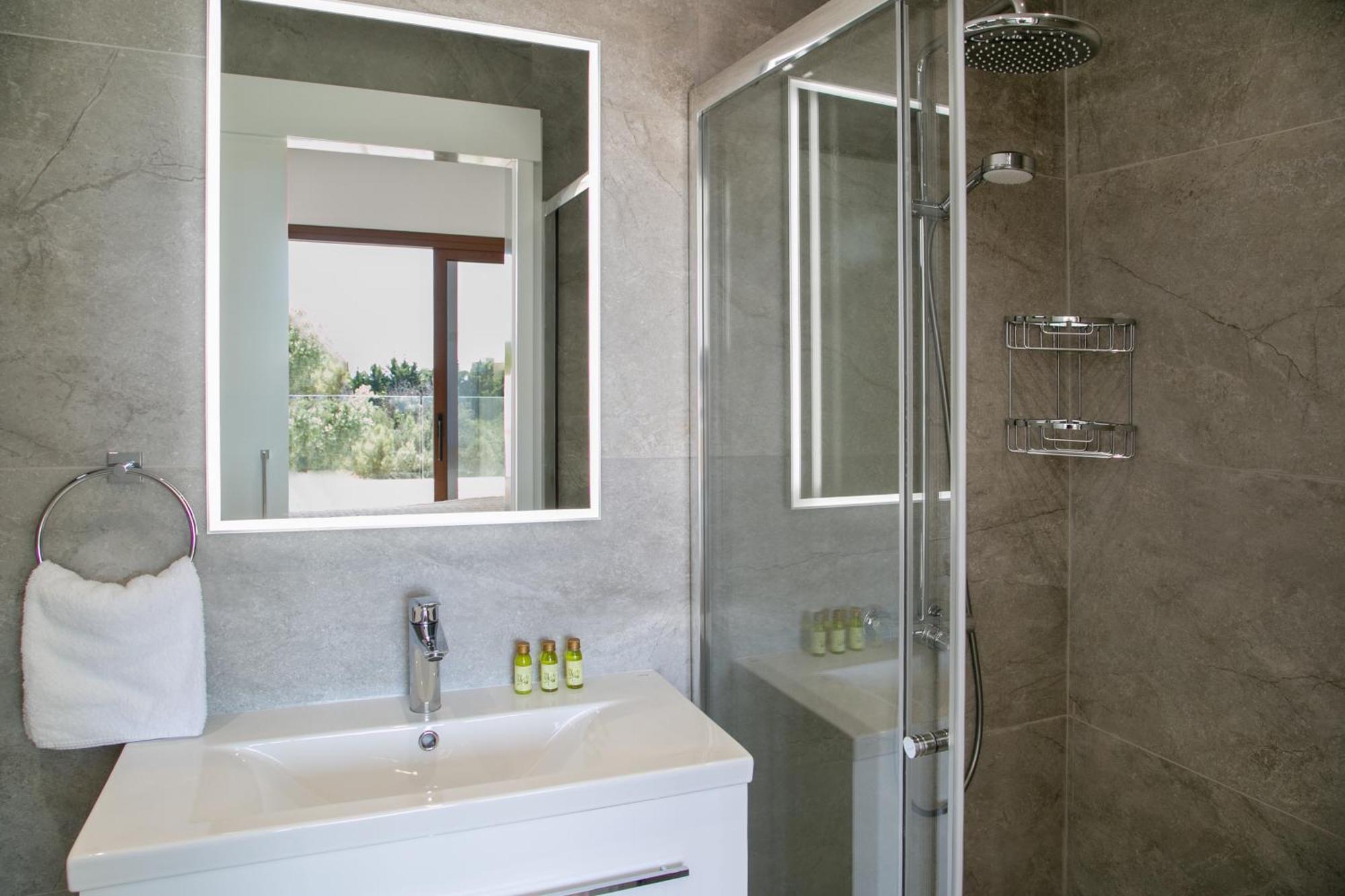 Resort Aphrodite Hills 4*