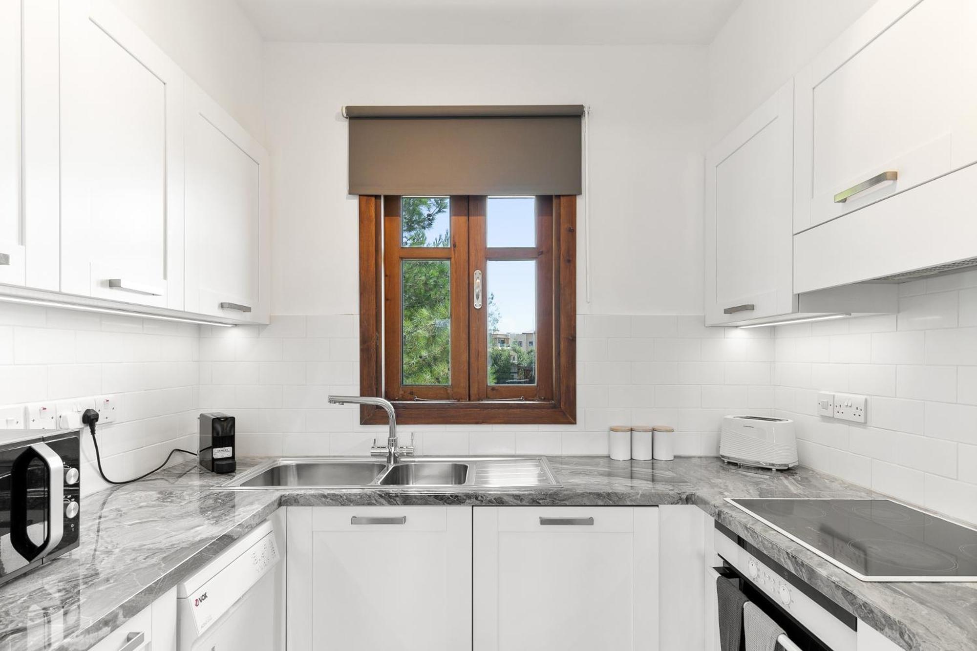 2 Bedroom Chloe With Communal Pool, Aphrodite Hills Apartment *