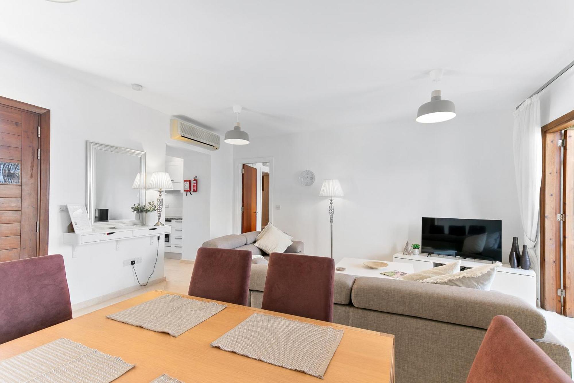Apartment 2 Bedroom Chloe With Communal Pool, Aphrodite Hills *