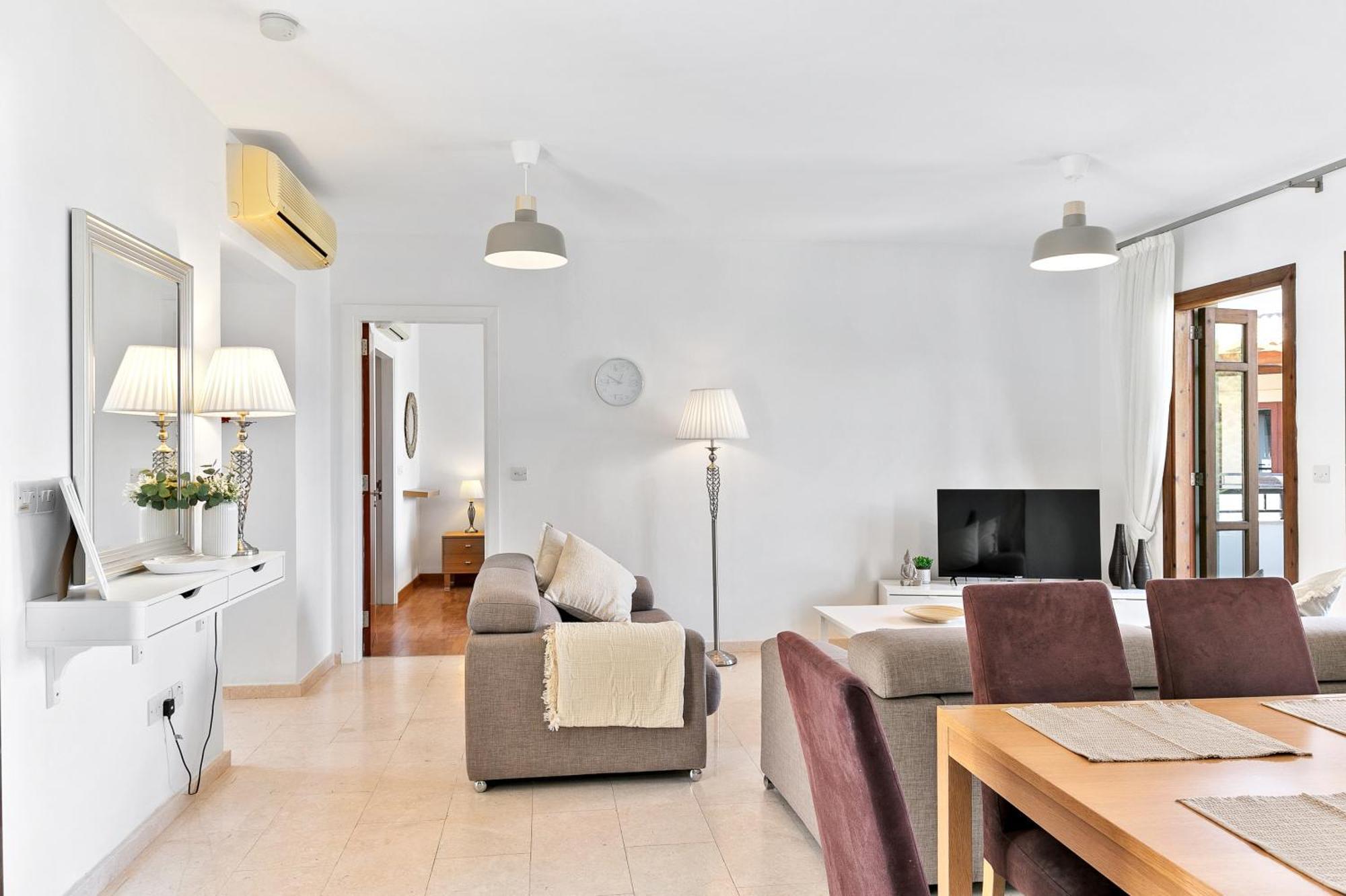 2 Bedroom Chloe With Communal Pool, Aphrodite Hills Apartment Kouklia