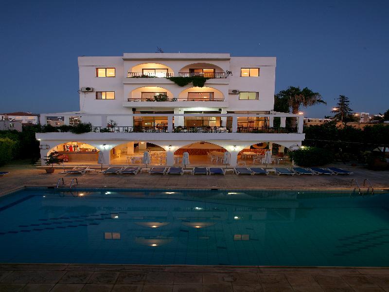 Aparthotel Stephanos