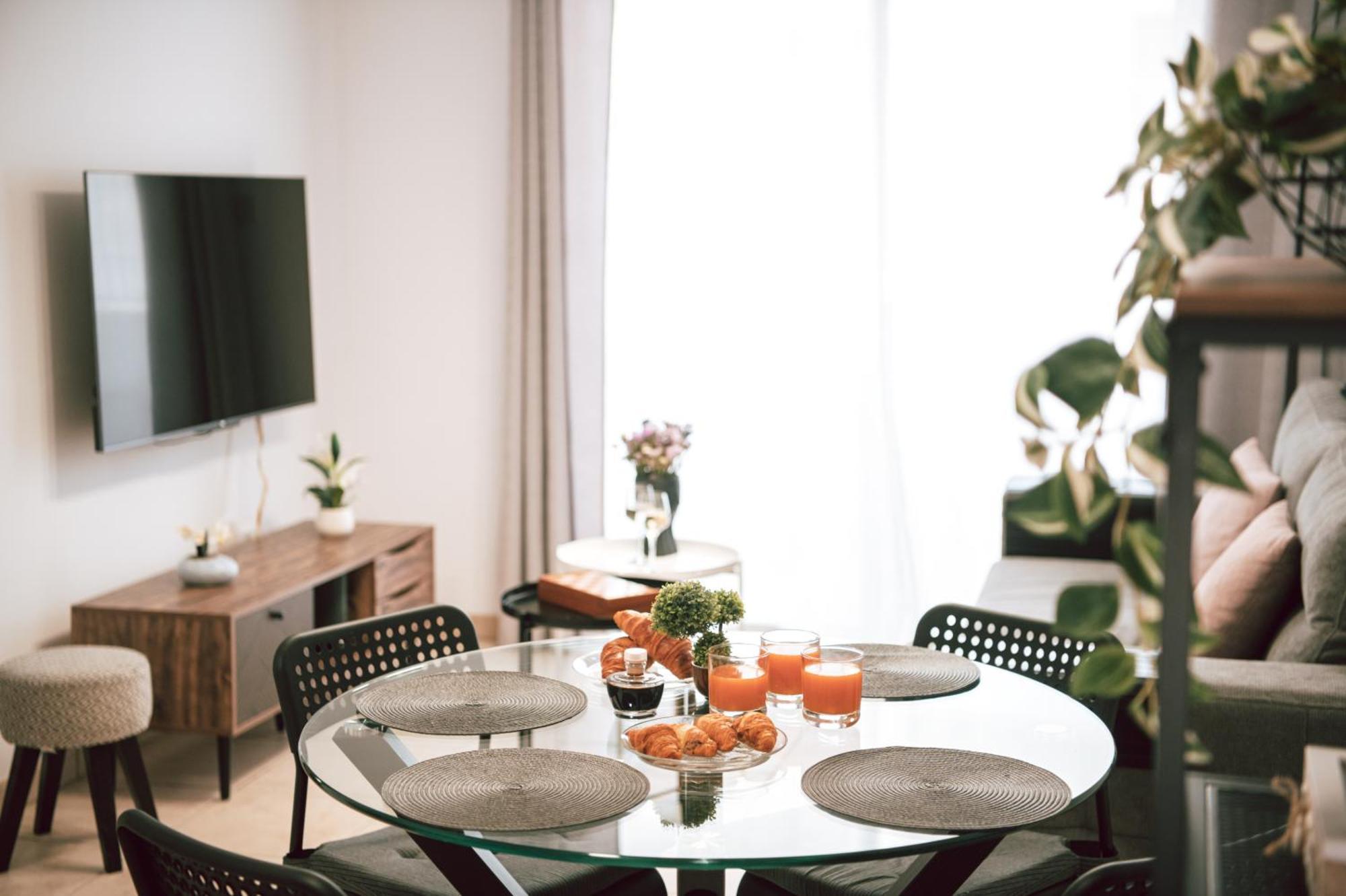 Sunrise Apartment *