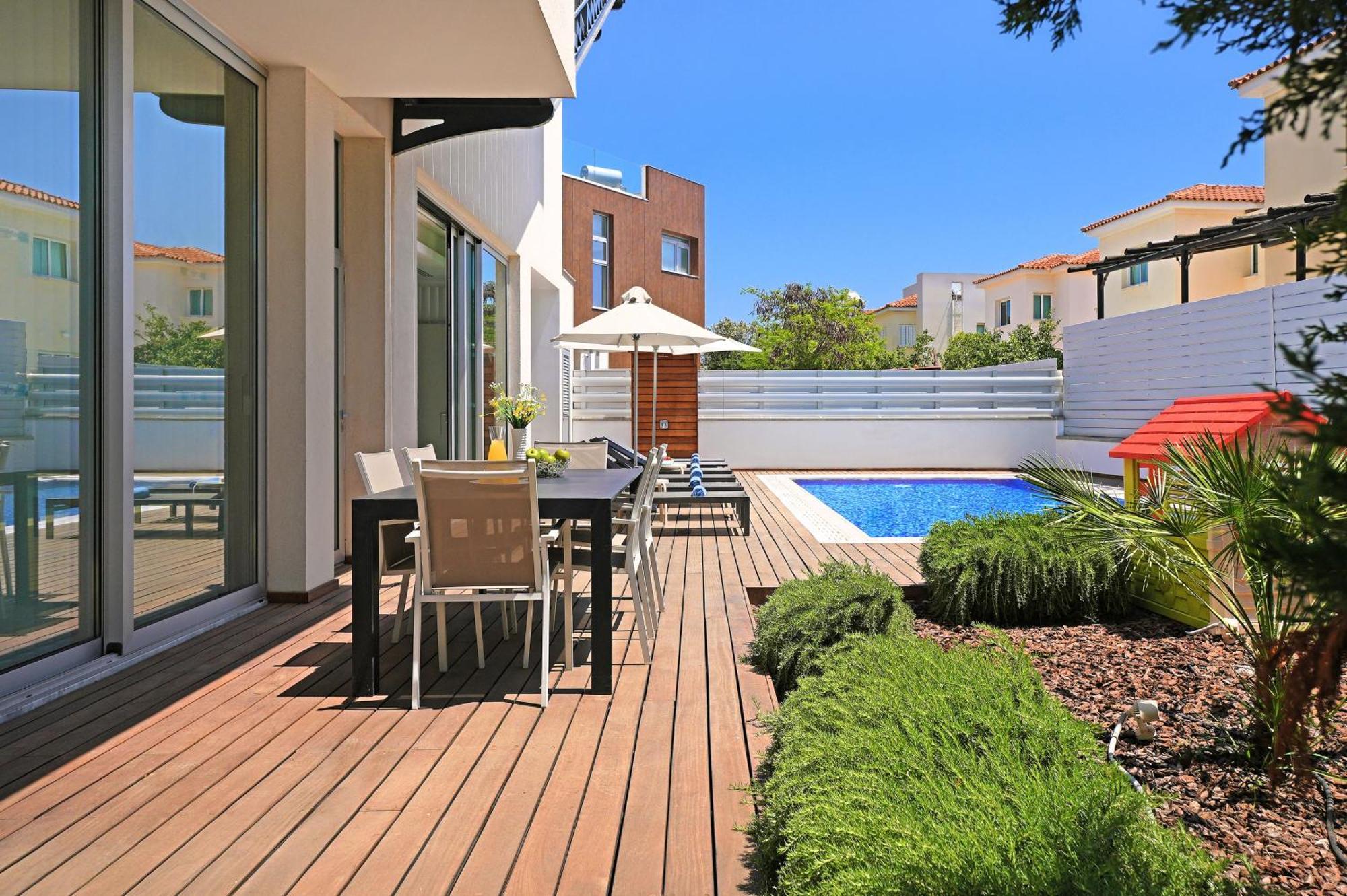Sunrise Glory - 150m From Trinity Holiday home Protaras
