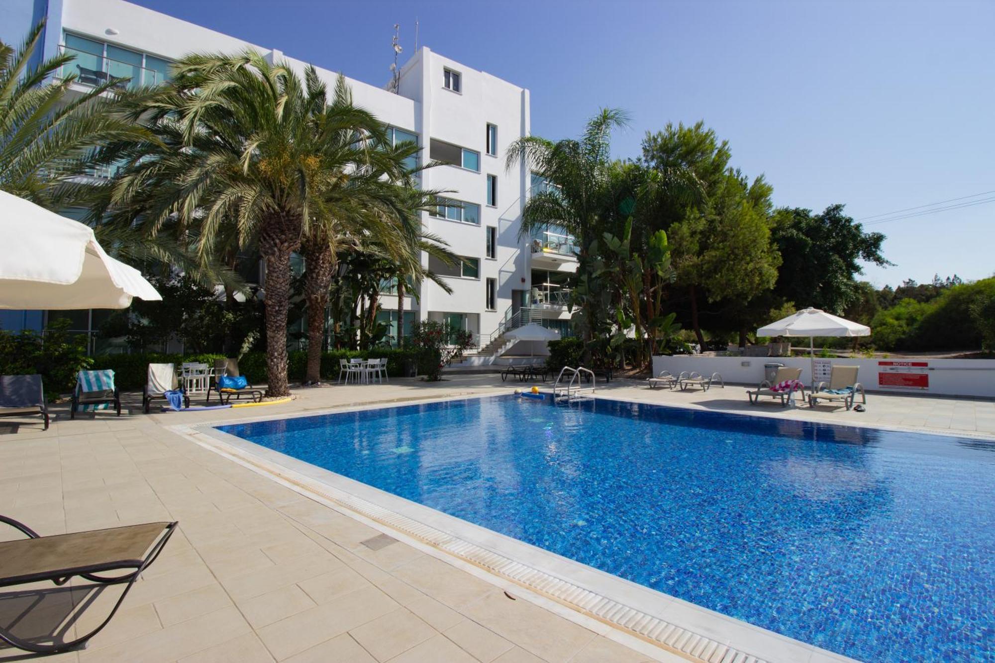 Apartment Beachside 1-bed With Huge Veranda *