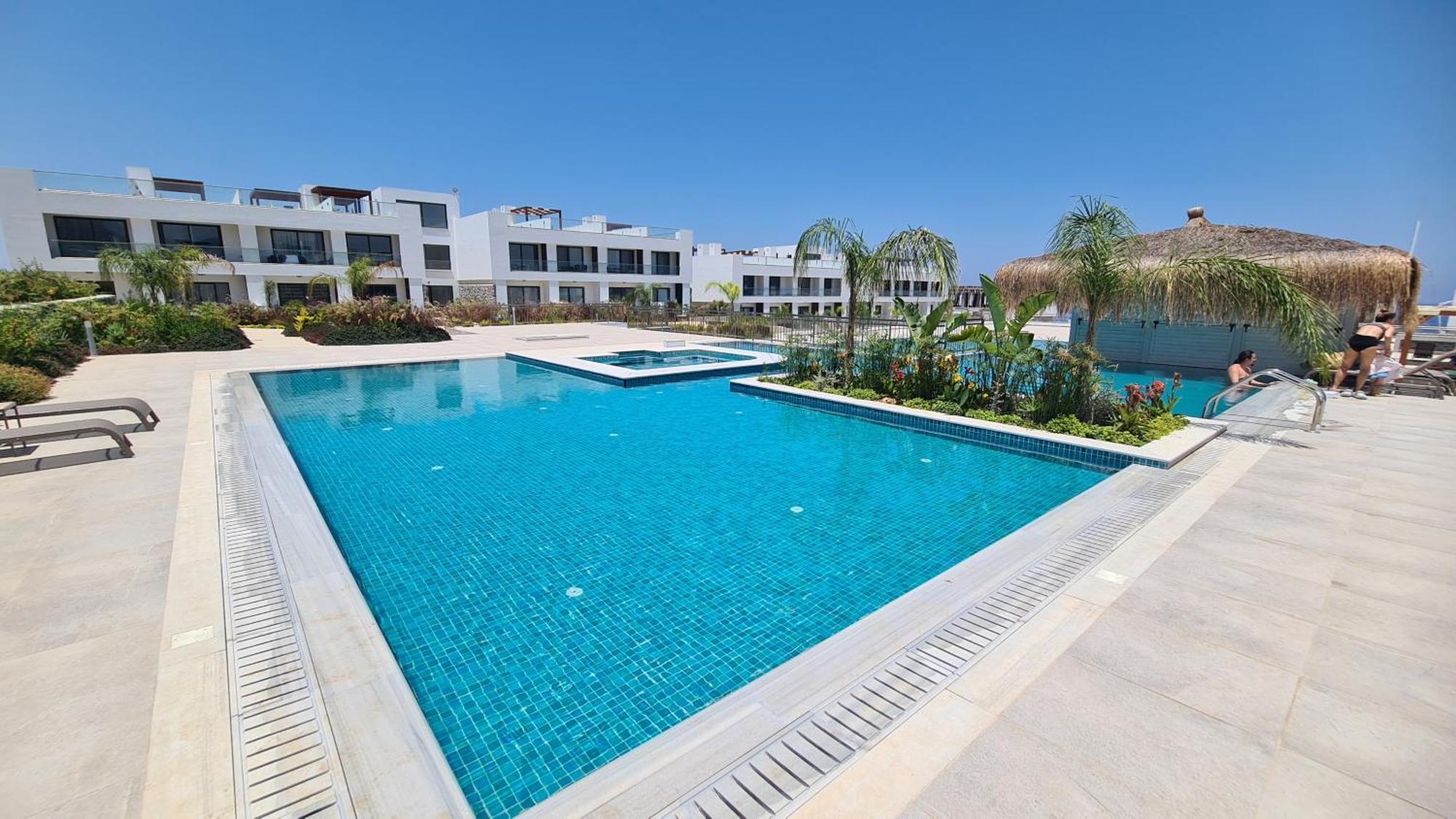 New Luxury Garden Close To The Sea Kalogrea