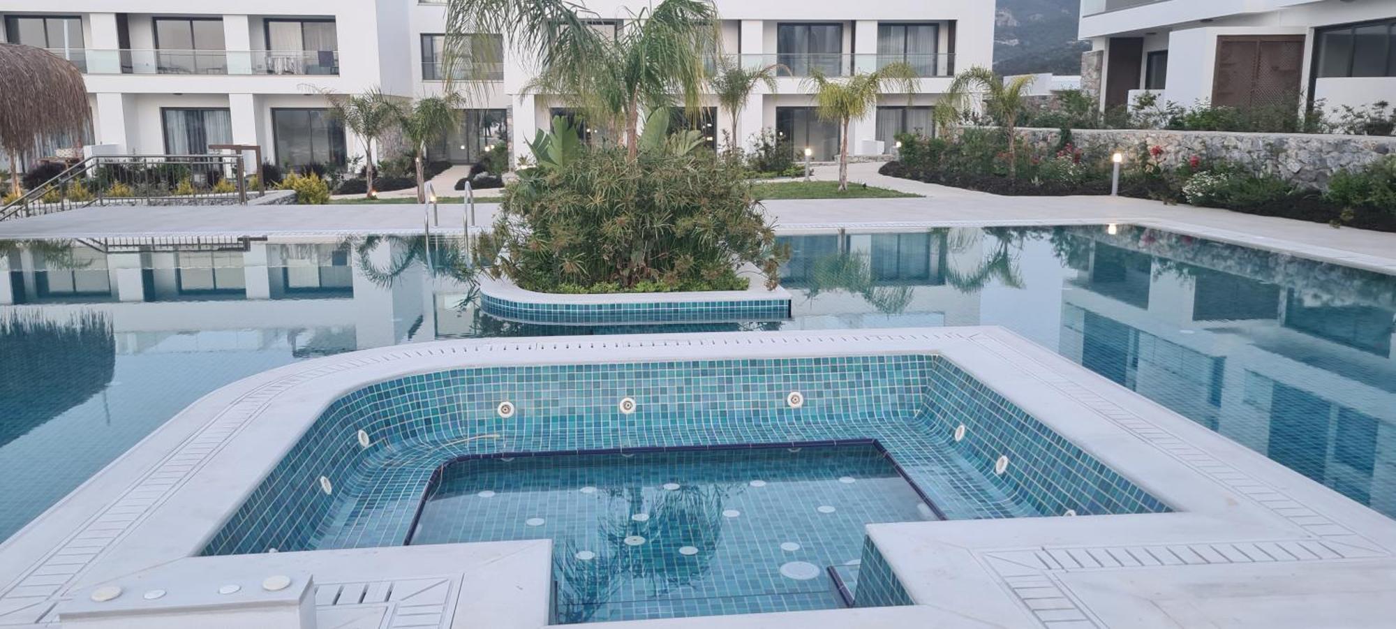 New Luxury Garden Close To The Sea Apartment