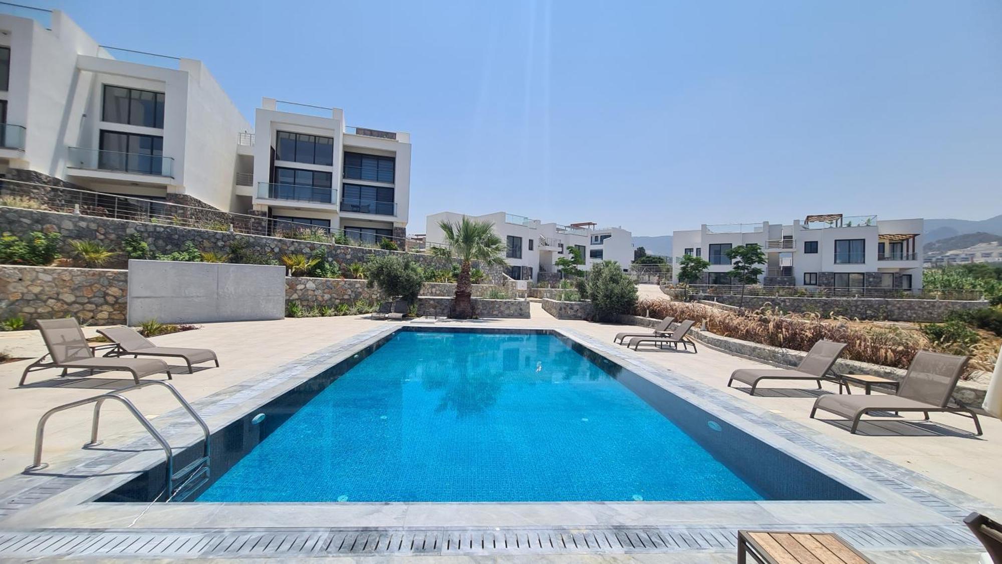 Apartment New Luxury Garden Close To The Sea *