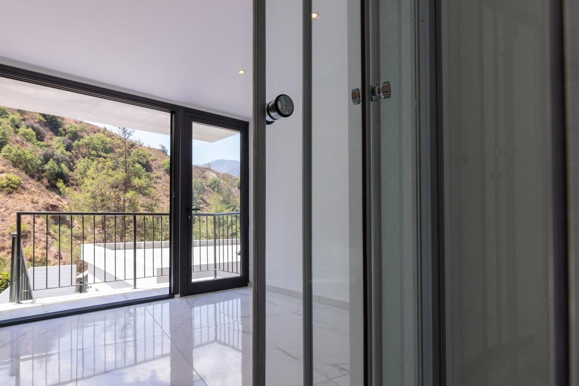 Phaedrus Living Luxury *