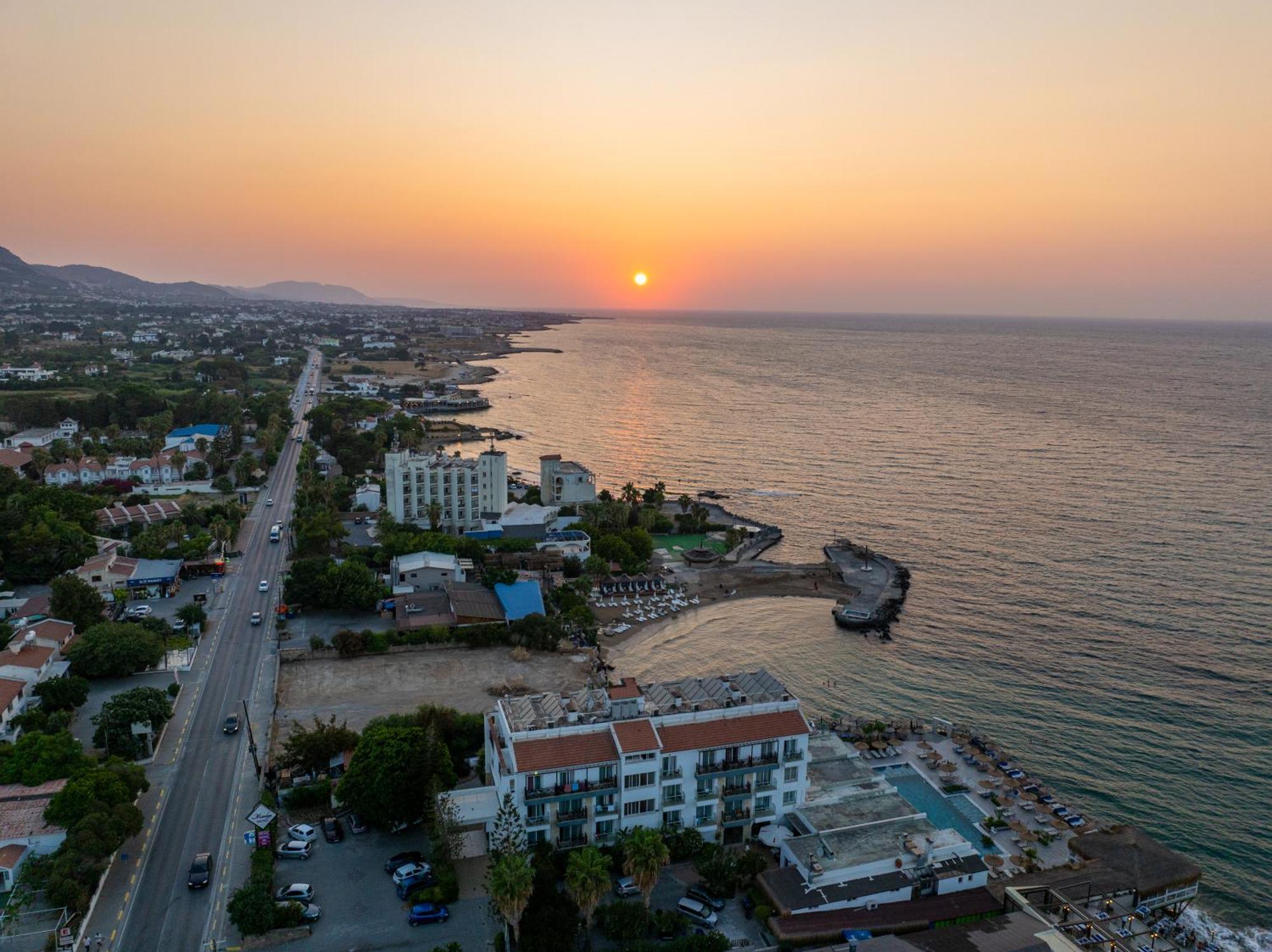 Manolya 3* Lapithos (Northern Cyprus)