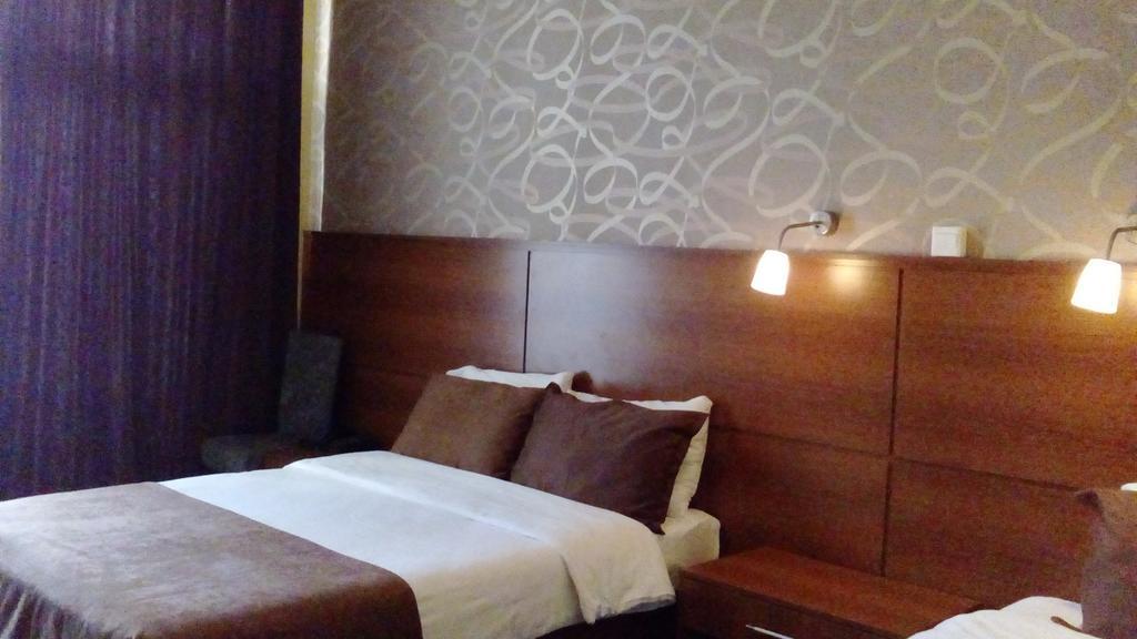 Hotel La & 4*