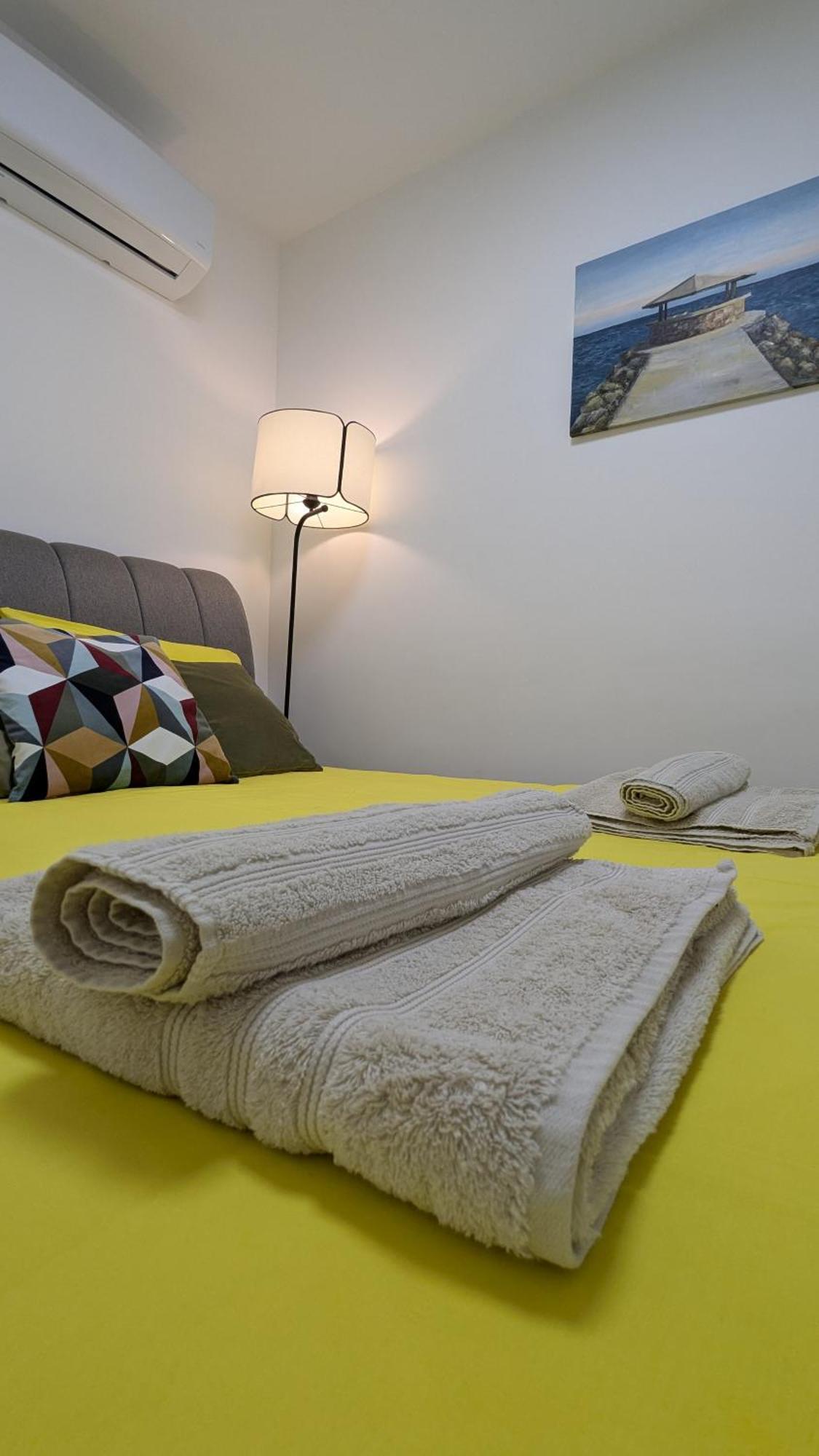 Smart With Large Terrace Apartment