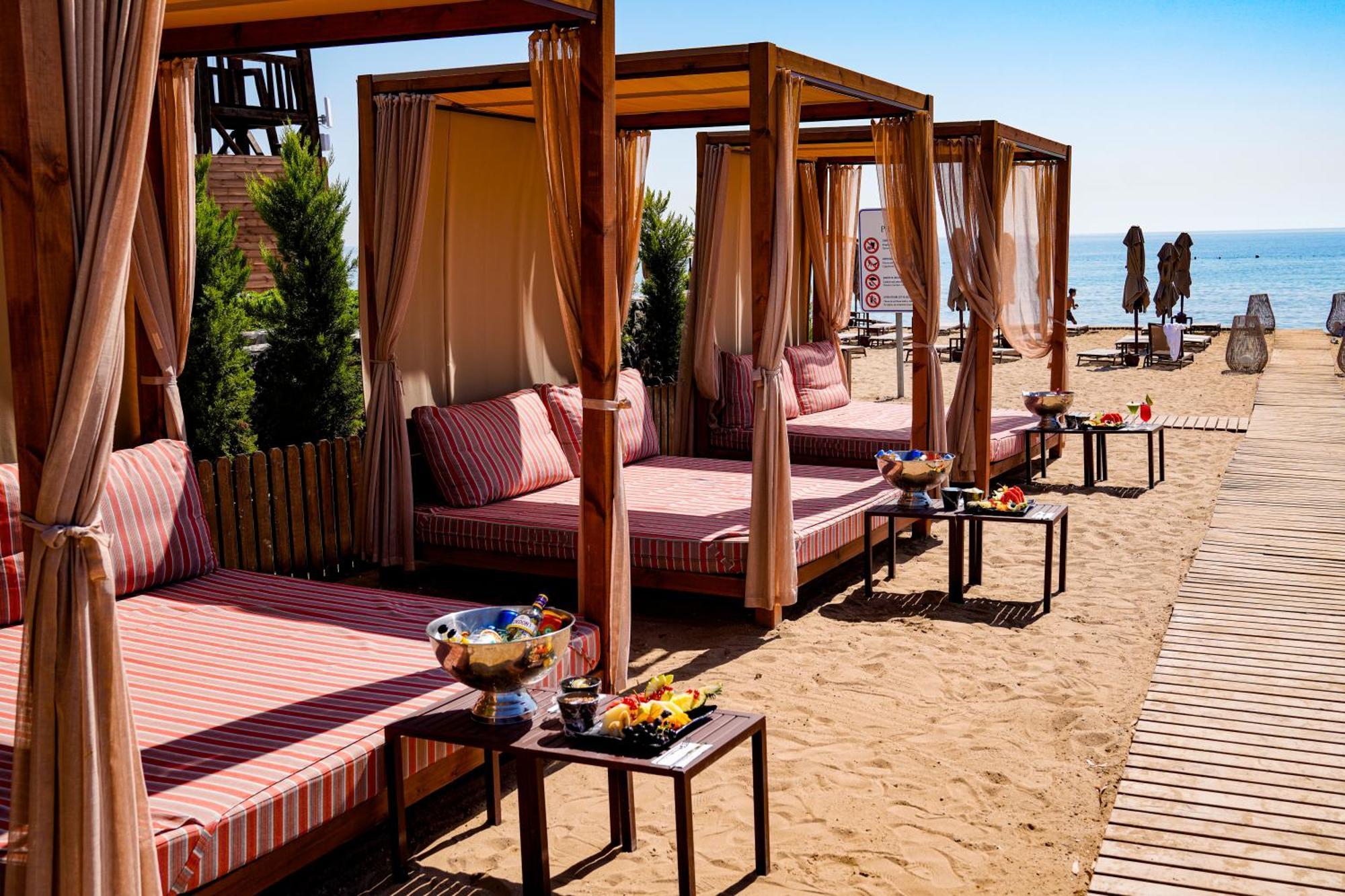 Hotel Grand Sapphire & Casino Trikomo
