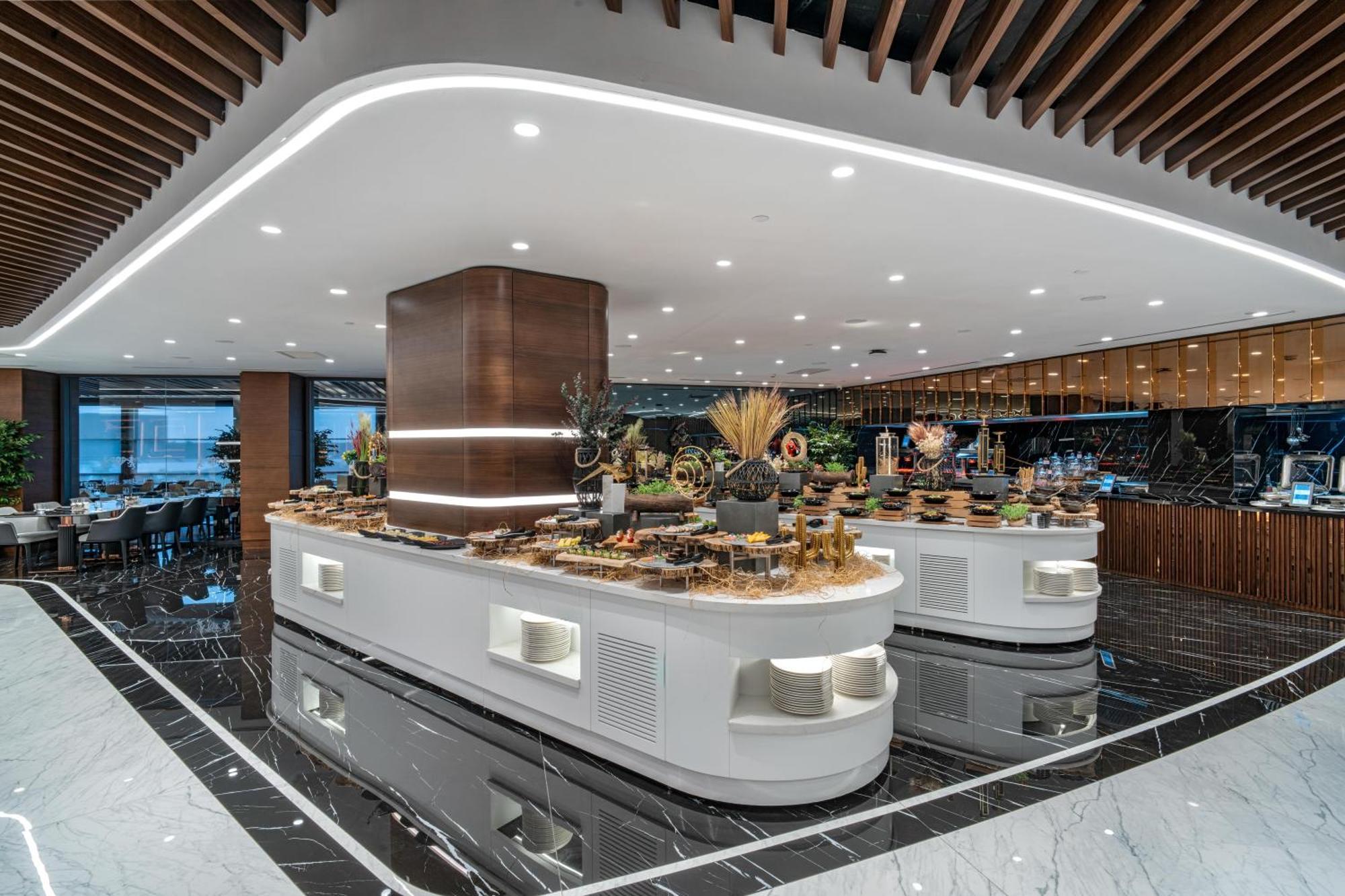 Grand Sapphire & Casino Hotel 5*