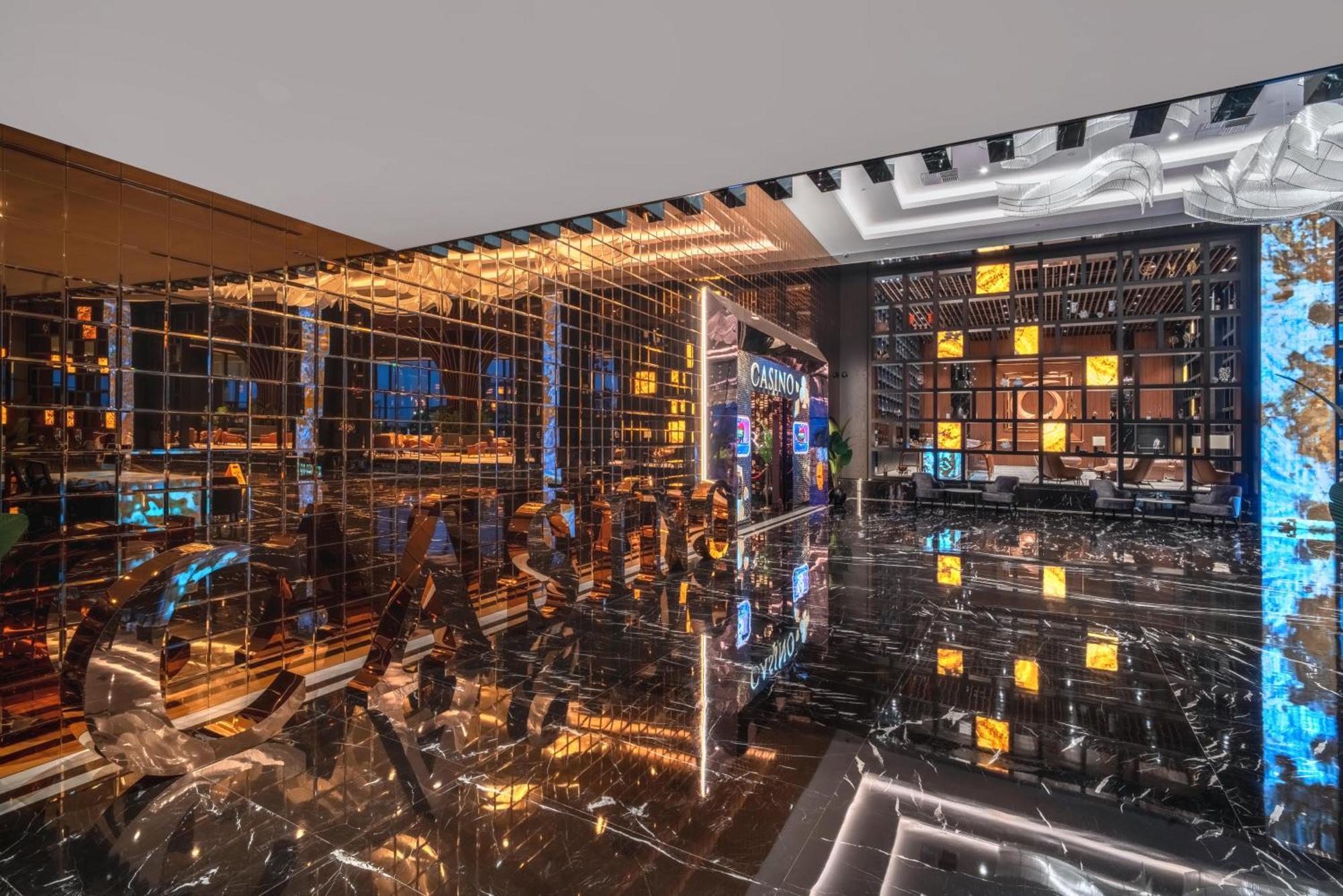 Grand Sapphire & Casino Hotel