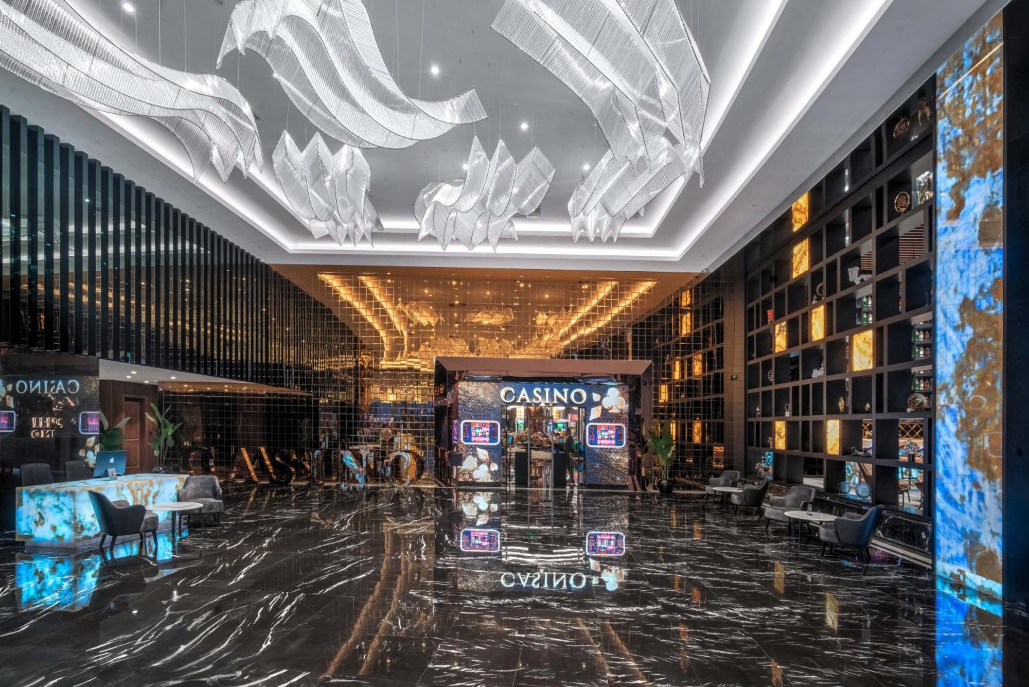 Grand Sapphire & Casino 5* Trikomo