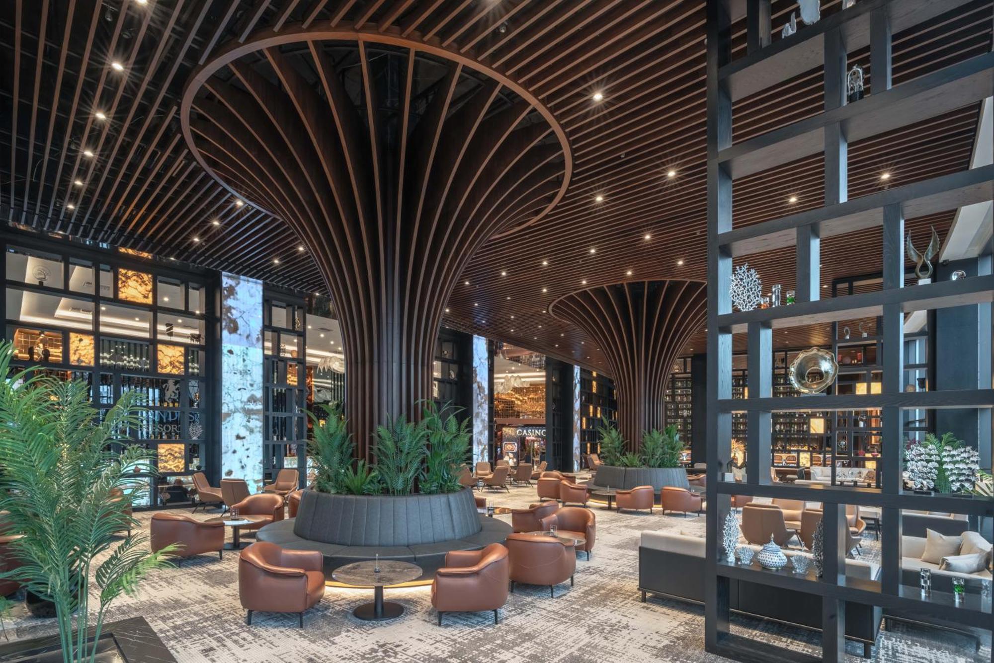 Grand Sapphire & Casino Hotel 5*