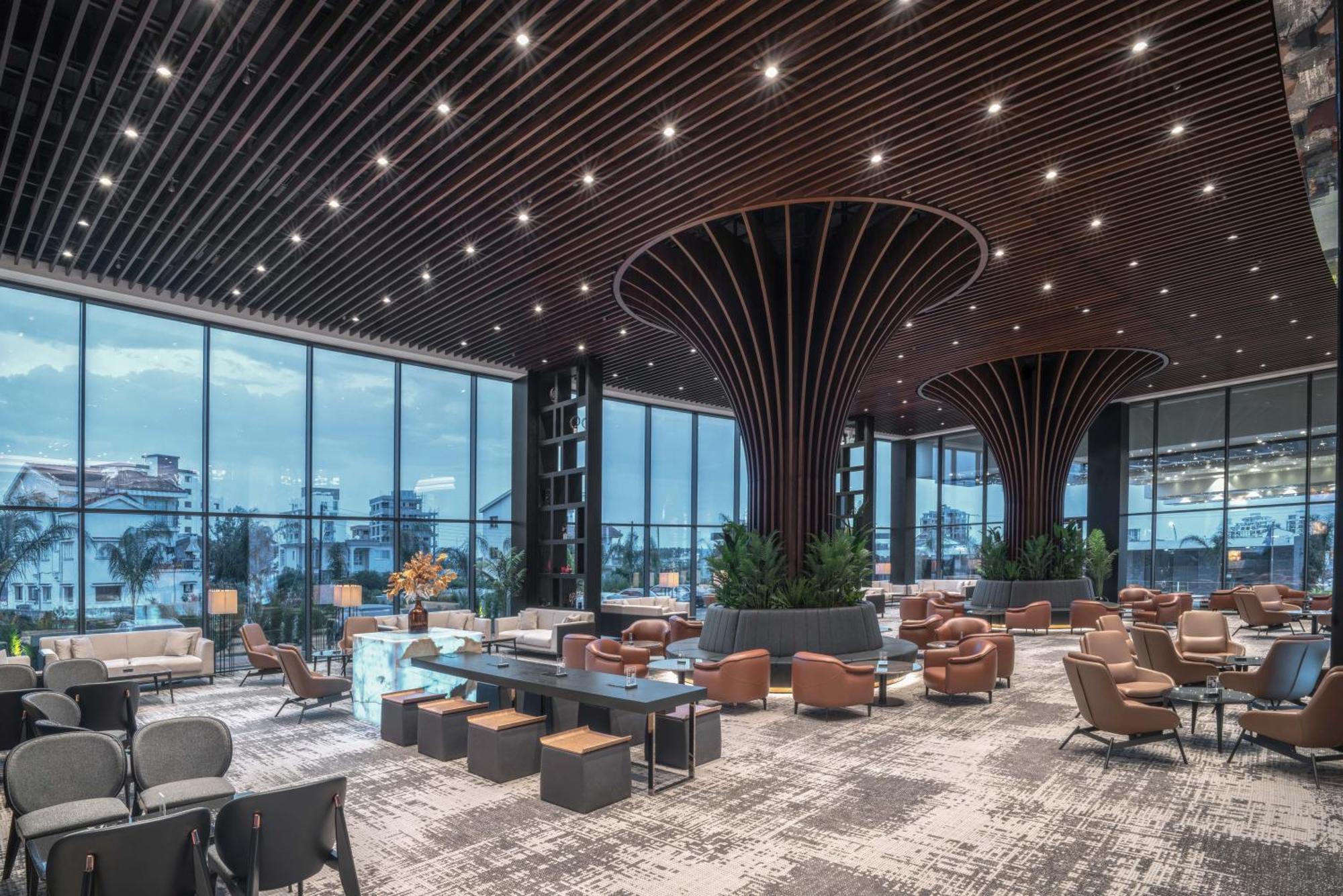 Grand Sapphire & Casino Hotel