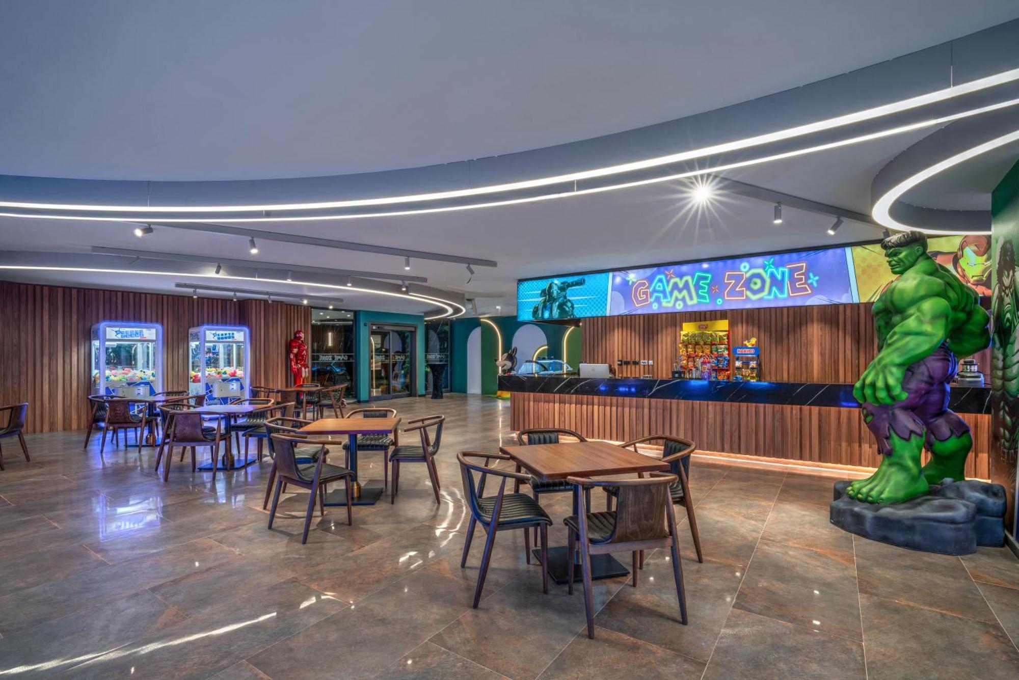 Hotel Grand Sapphire & Casino Trikomo