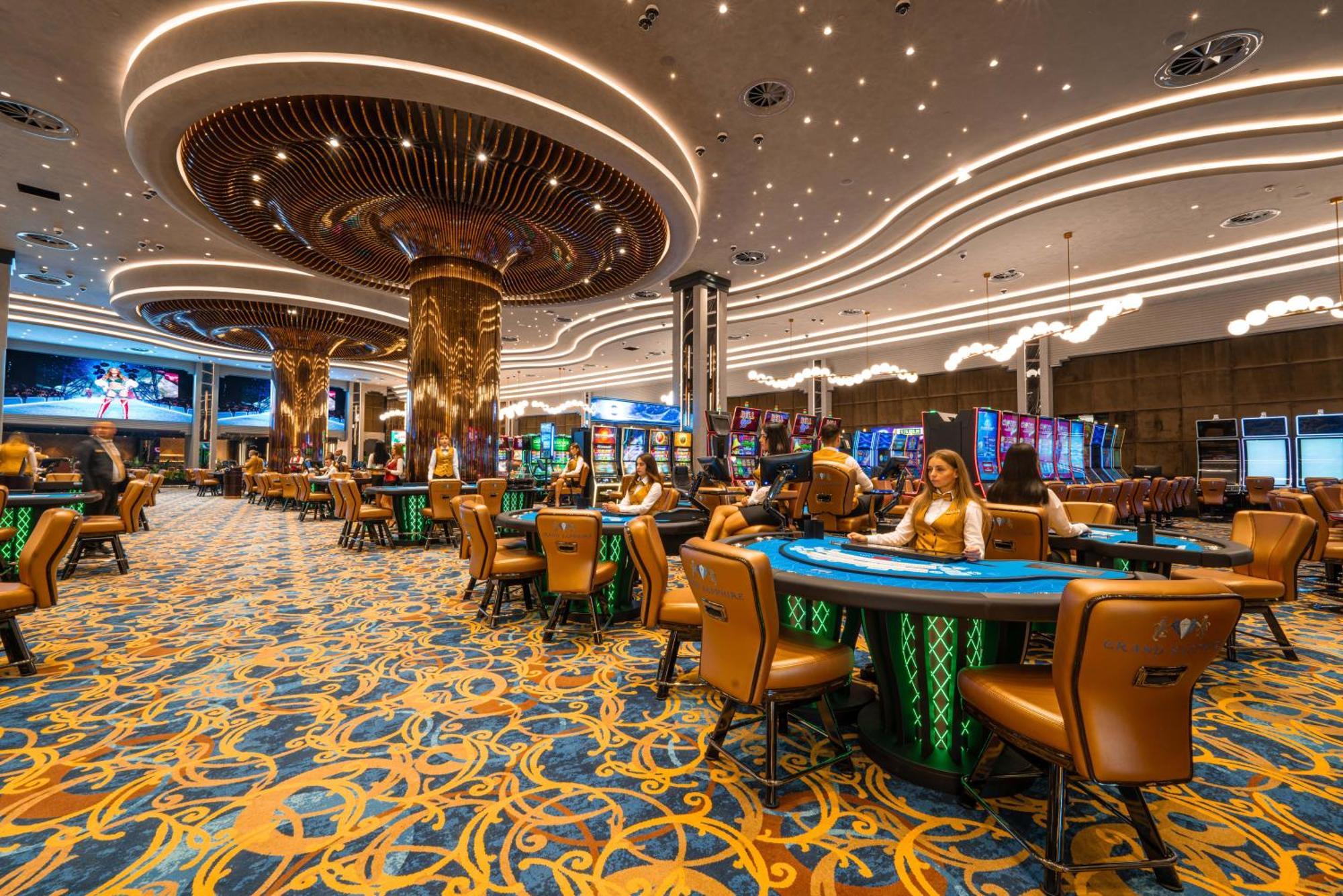 Grand Sapphire & Casino Hotel 5*