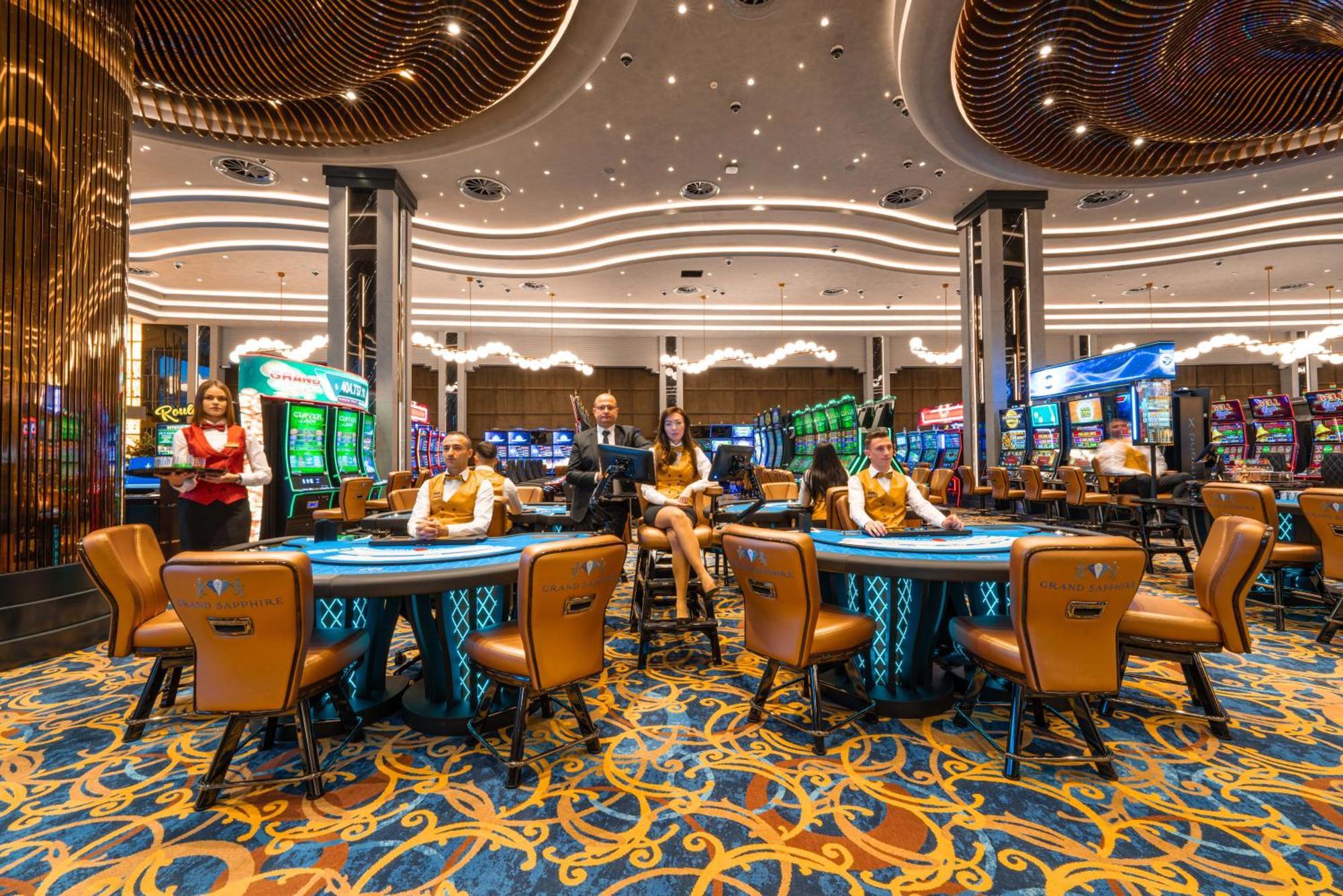 Hotel Grand Sapphire & Casino Trikomo