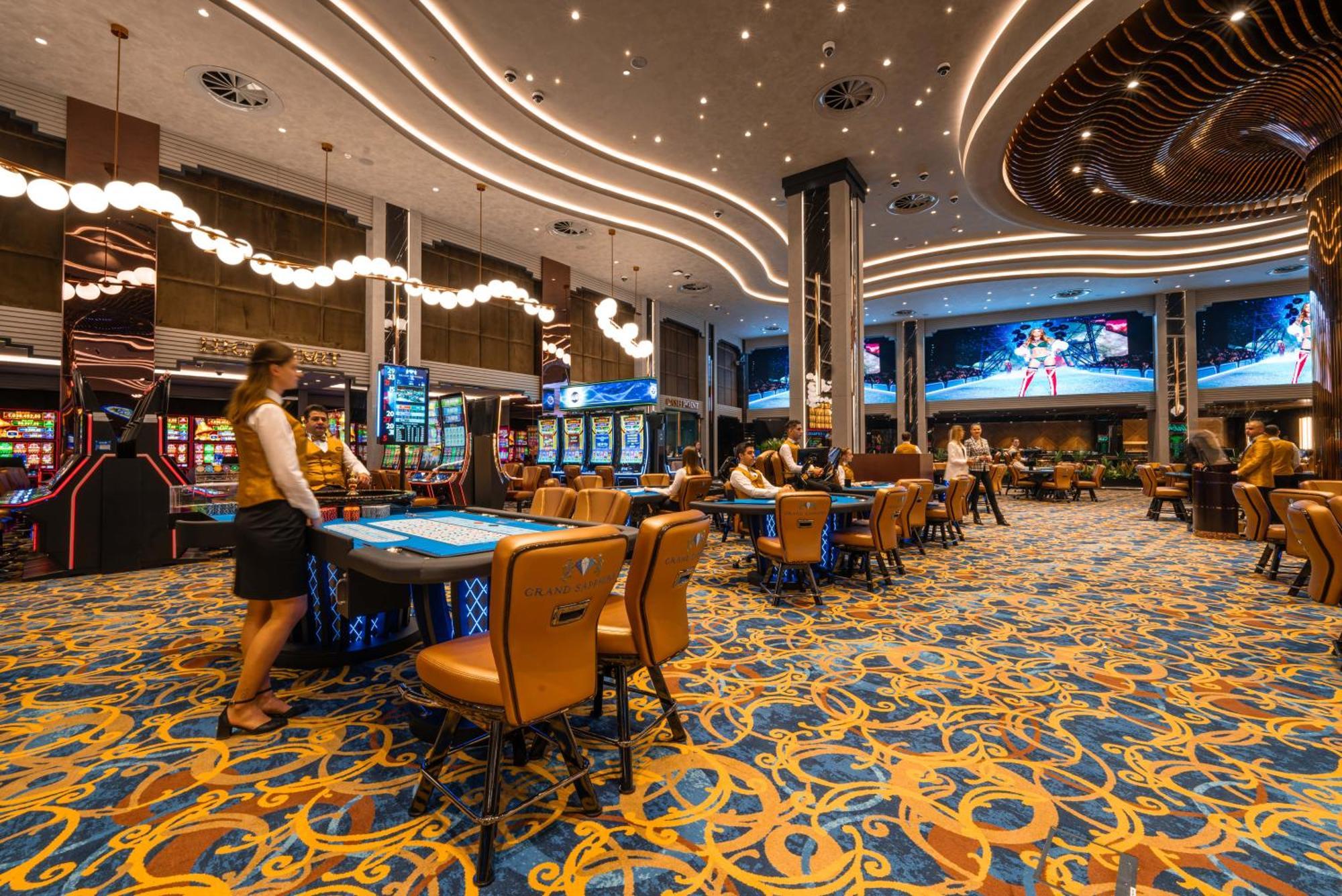 Grand Sapphire & Casino Hotel 5*