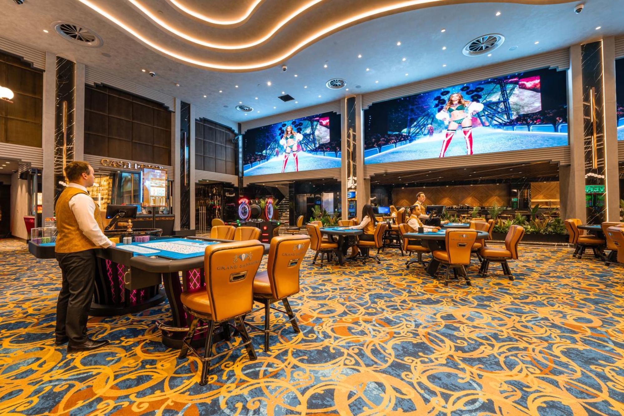 Grand Sapphire & Casino Hotel