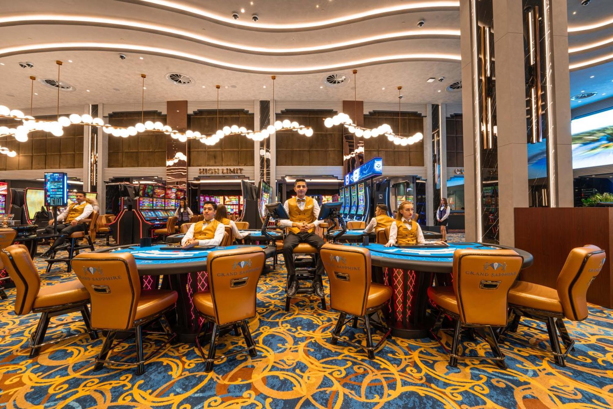 Grand Sapphire & Casino 5*