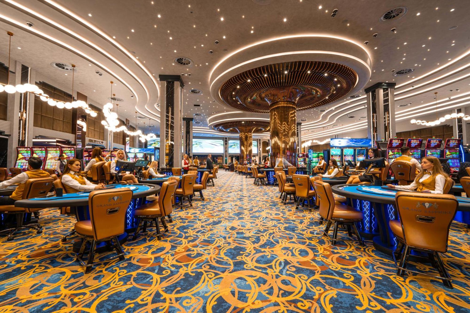 Grand Sapphire & Casino Hotel 5*