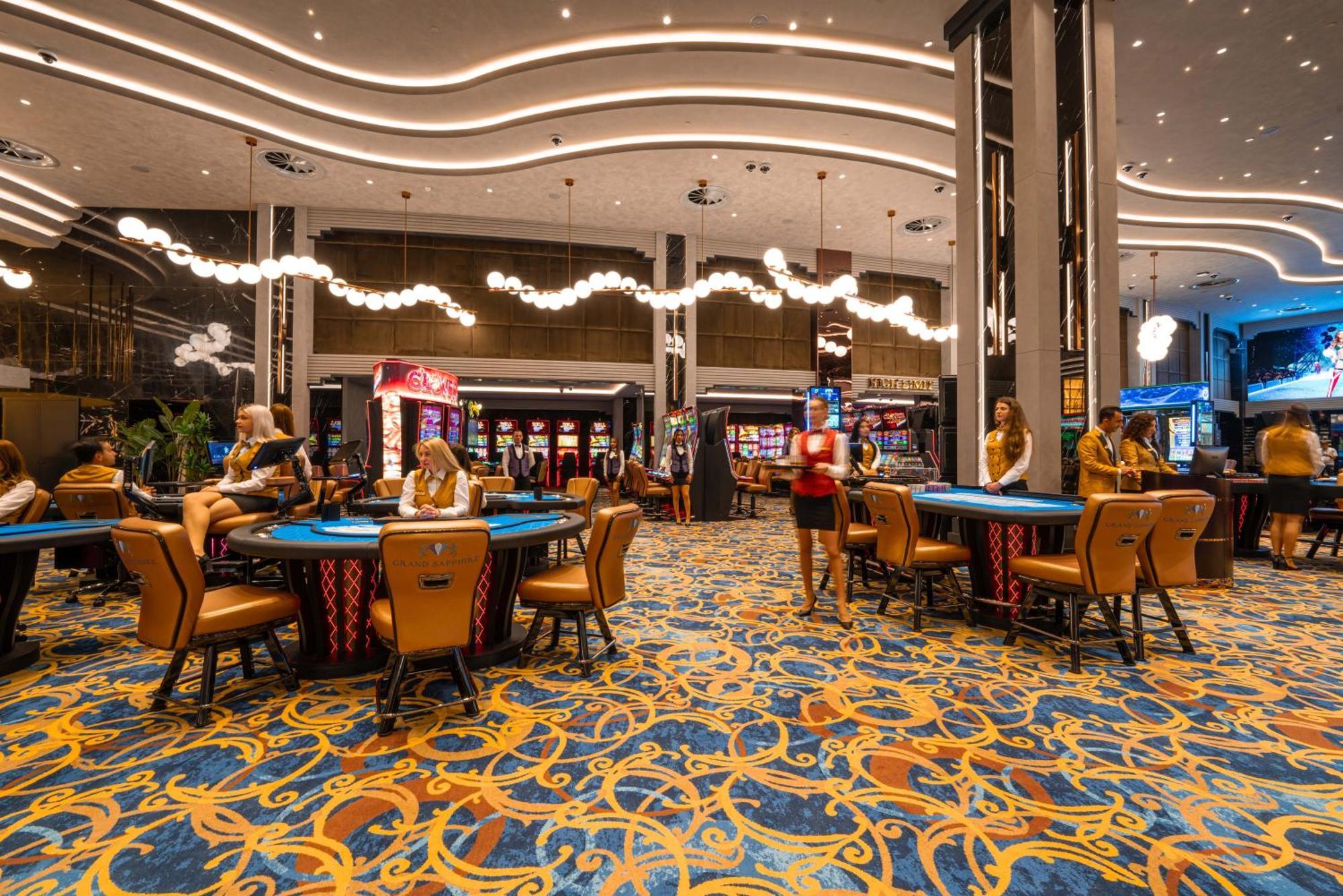 Grand Sapphire & Casino Hotel 5*
