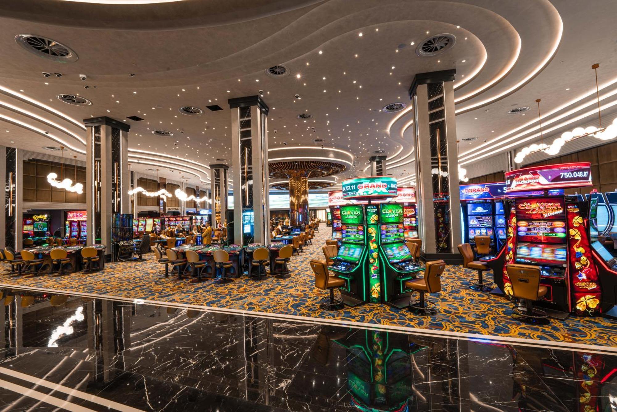 Hotel Grand Sapphire & Casino Trikomo