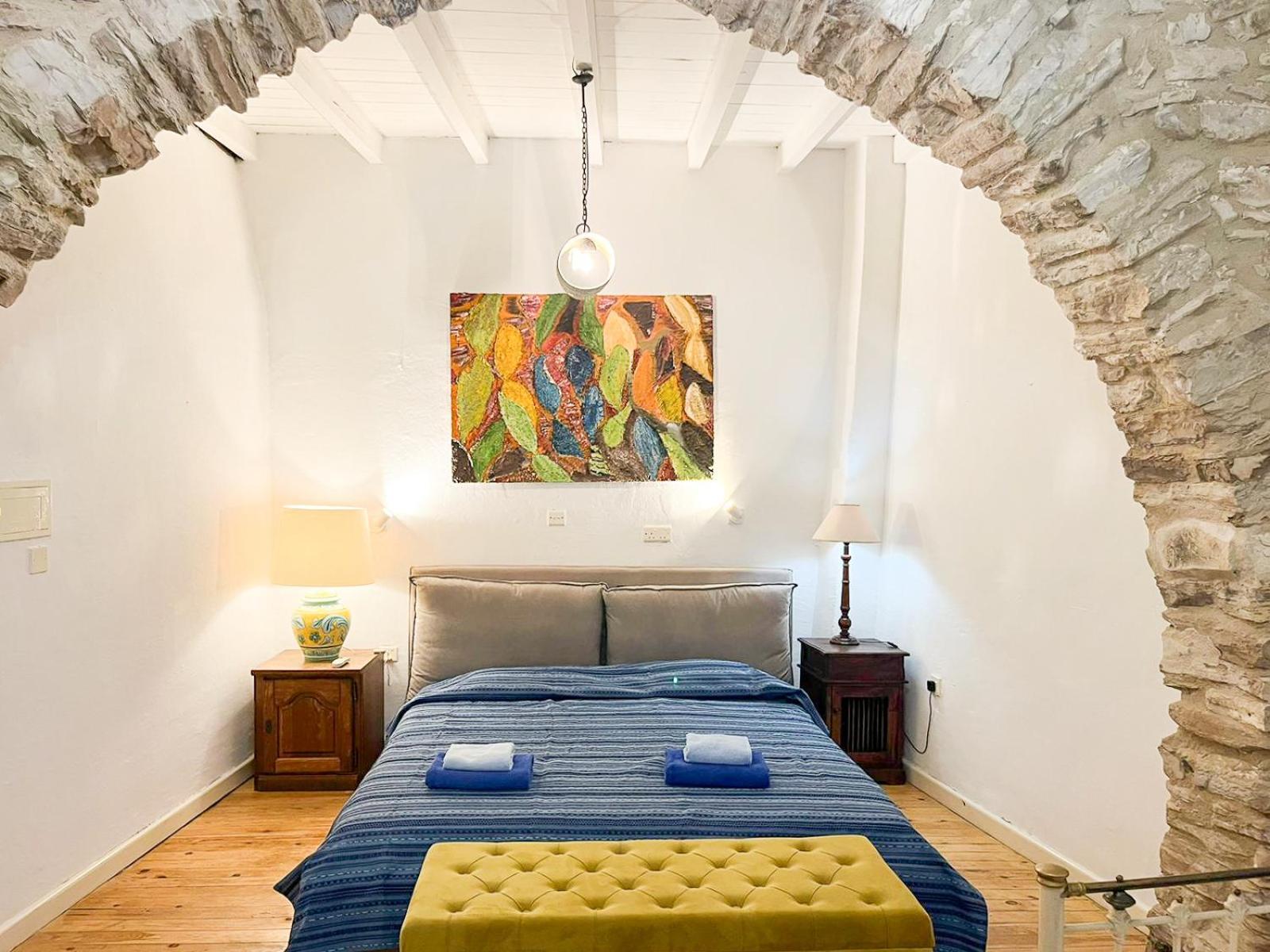 Square - With Pool 3 Minutes Walk