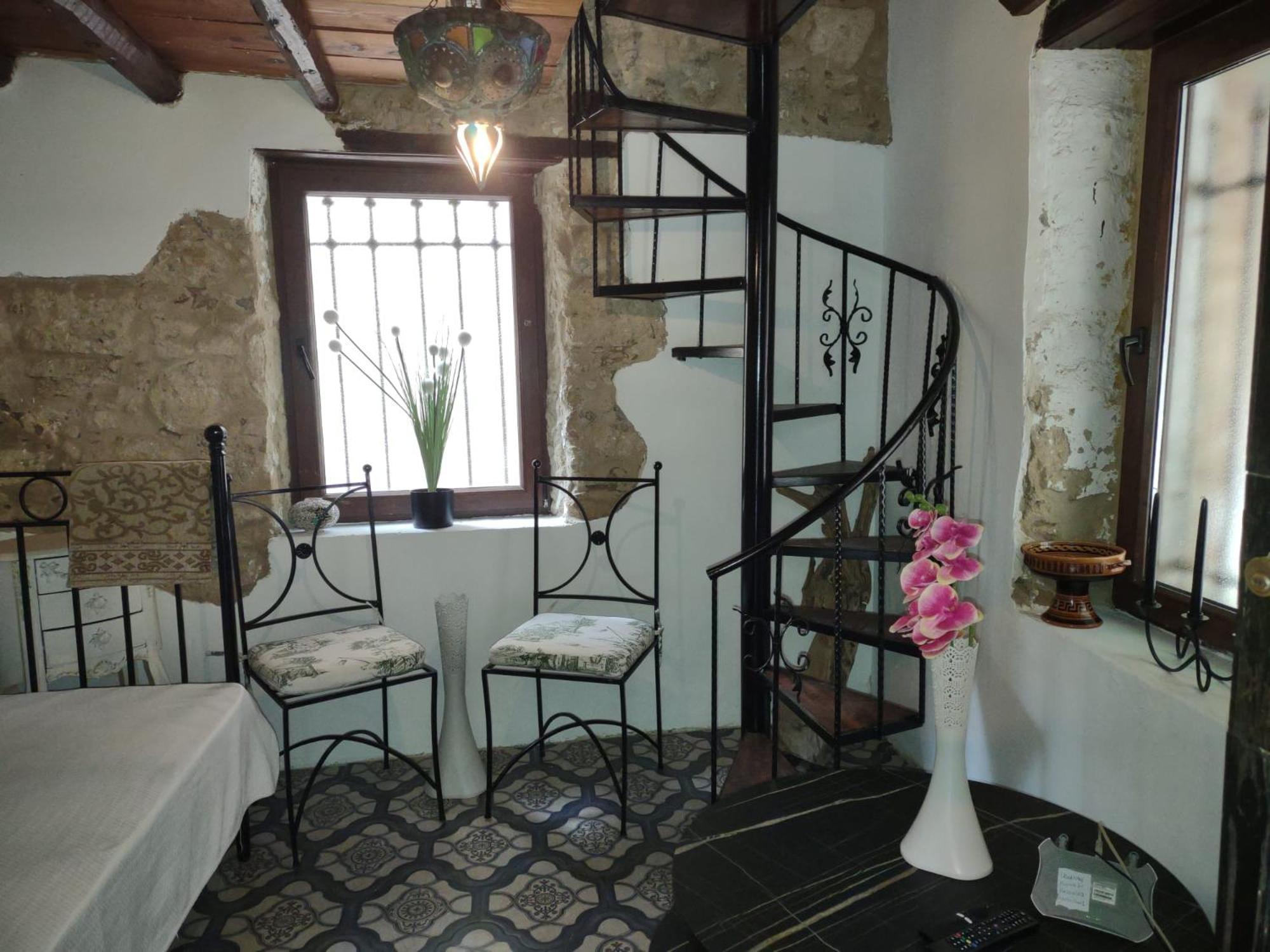 The Little Stone House -kucuk Ev -
