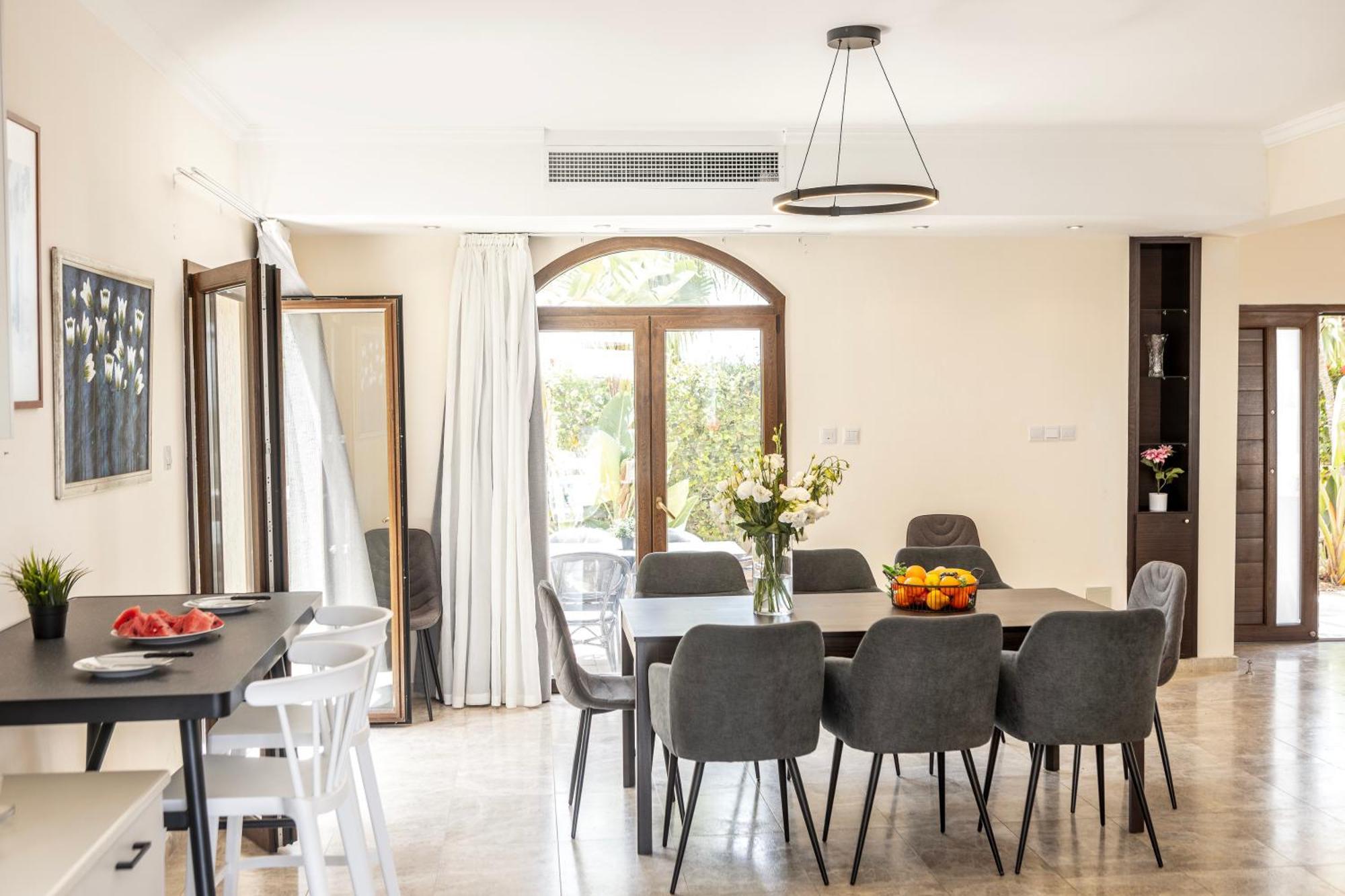 Villa Sunnyvillas: 4br Seafront Villa*private Pool*bw44 Protaras