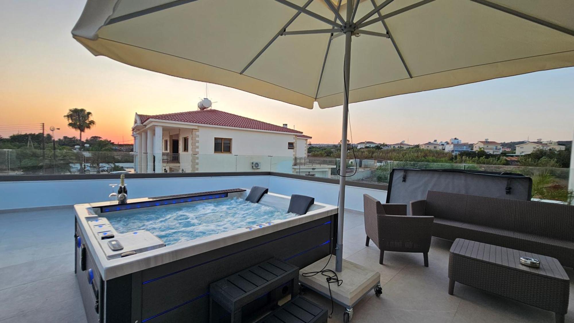 Oasis Luxury Villa