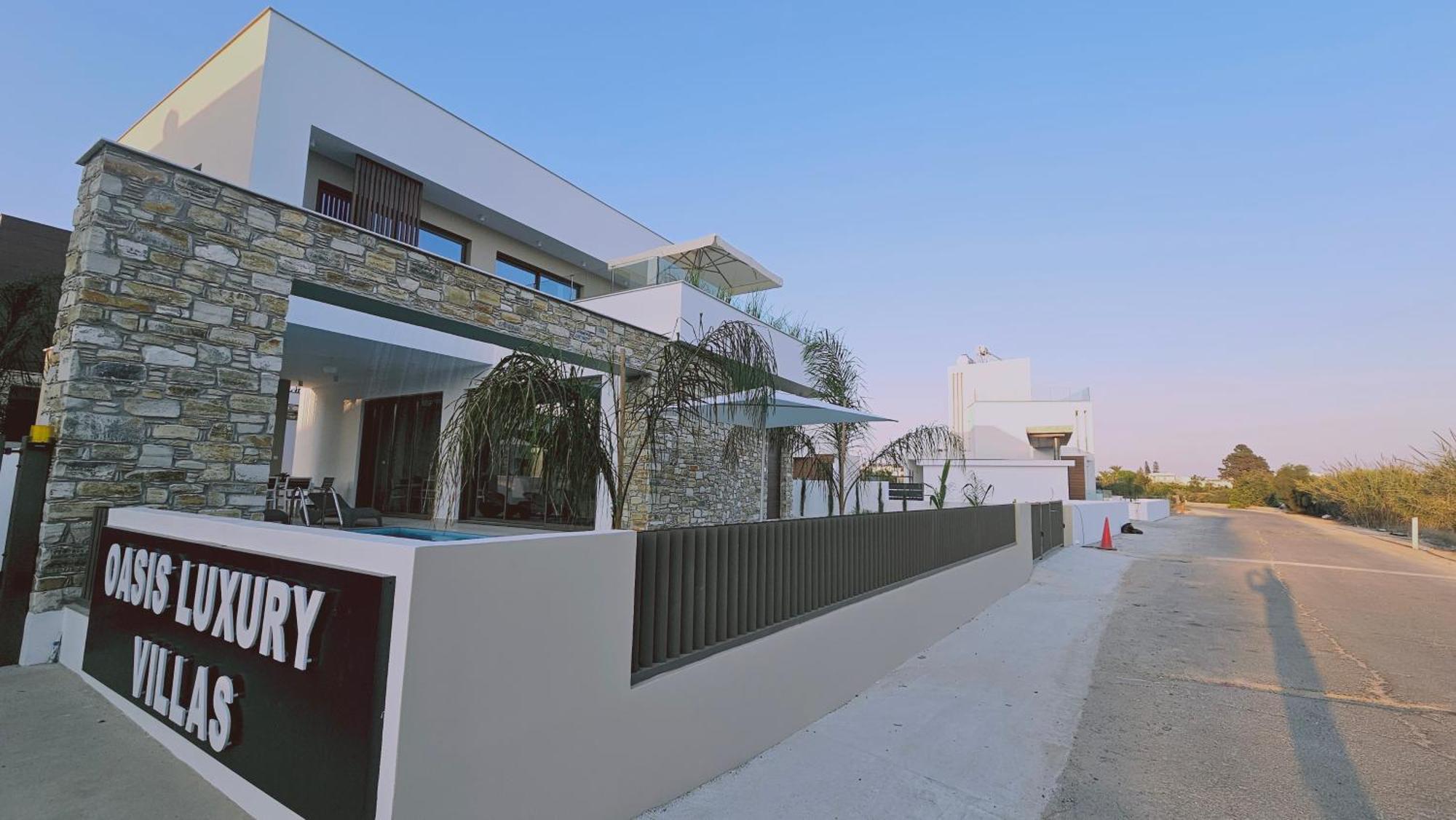 Oasis Luxury *