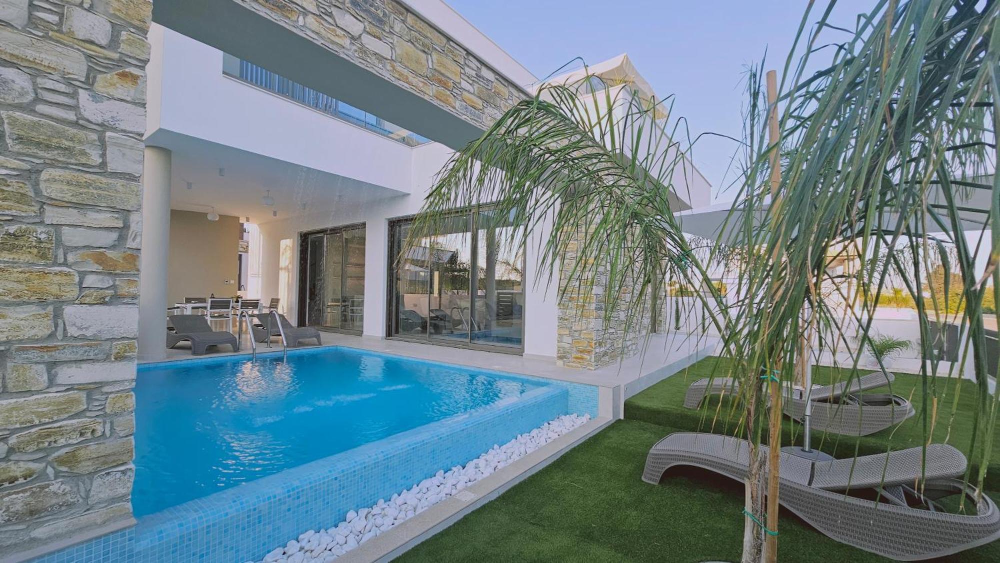 Oasis Luxury *