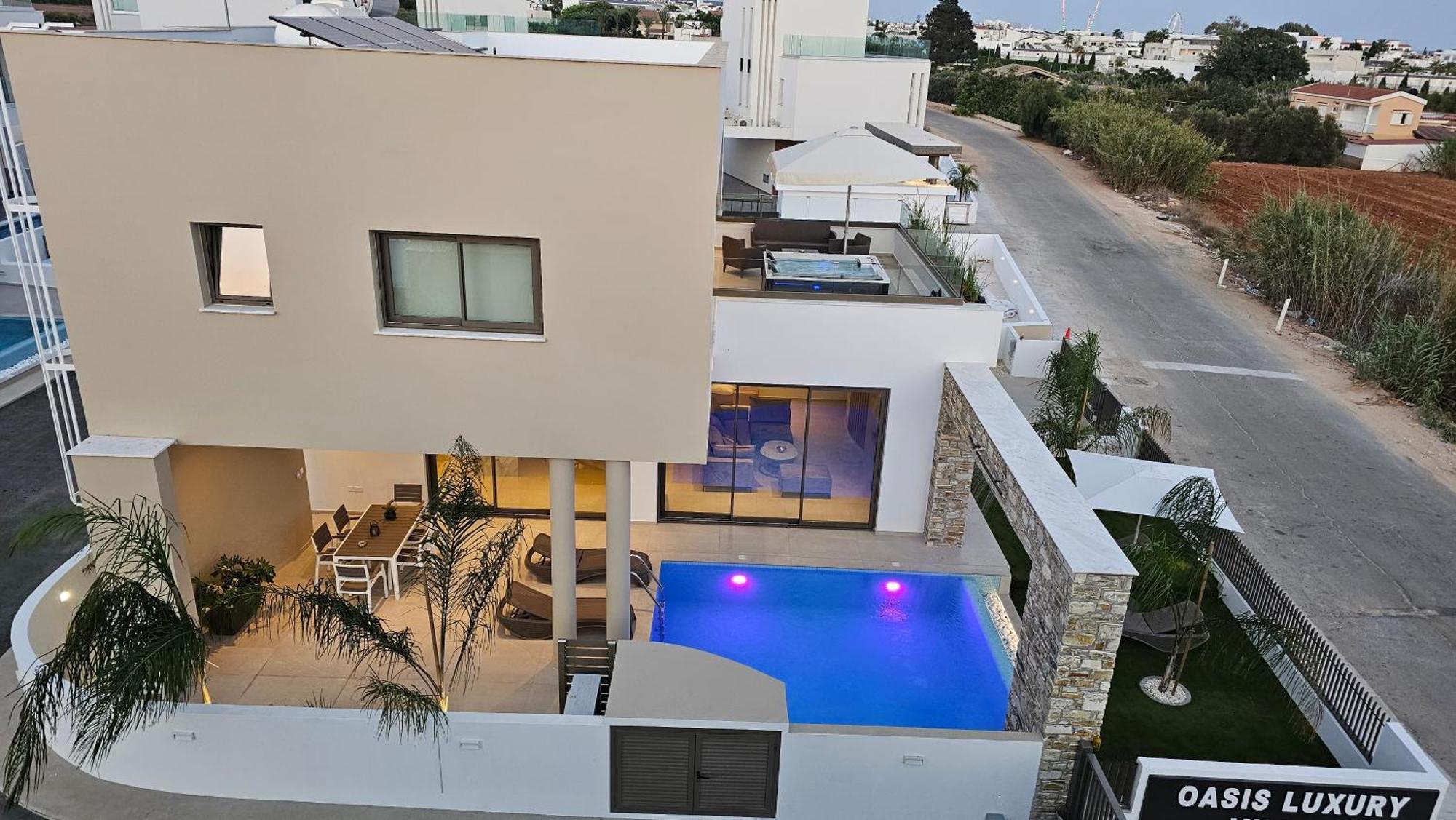 Oasis Luxury Villa
