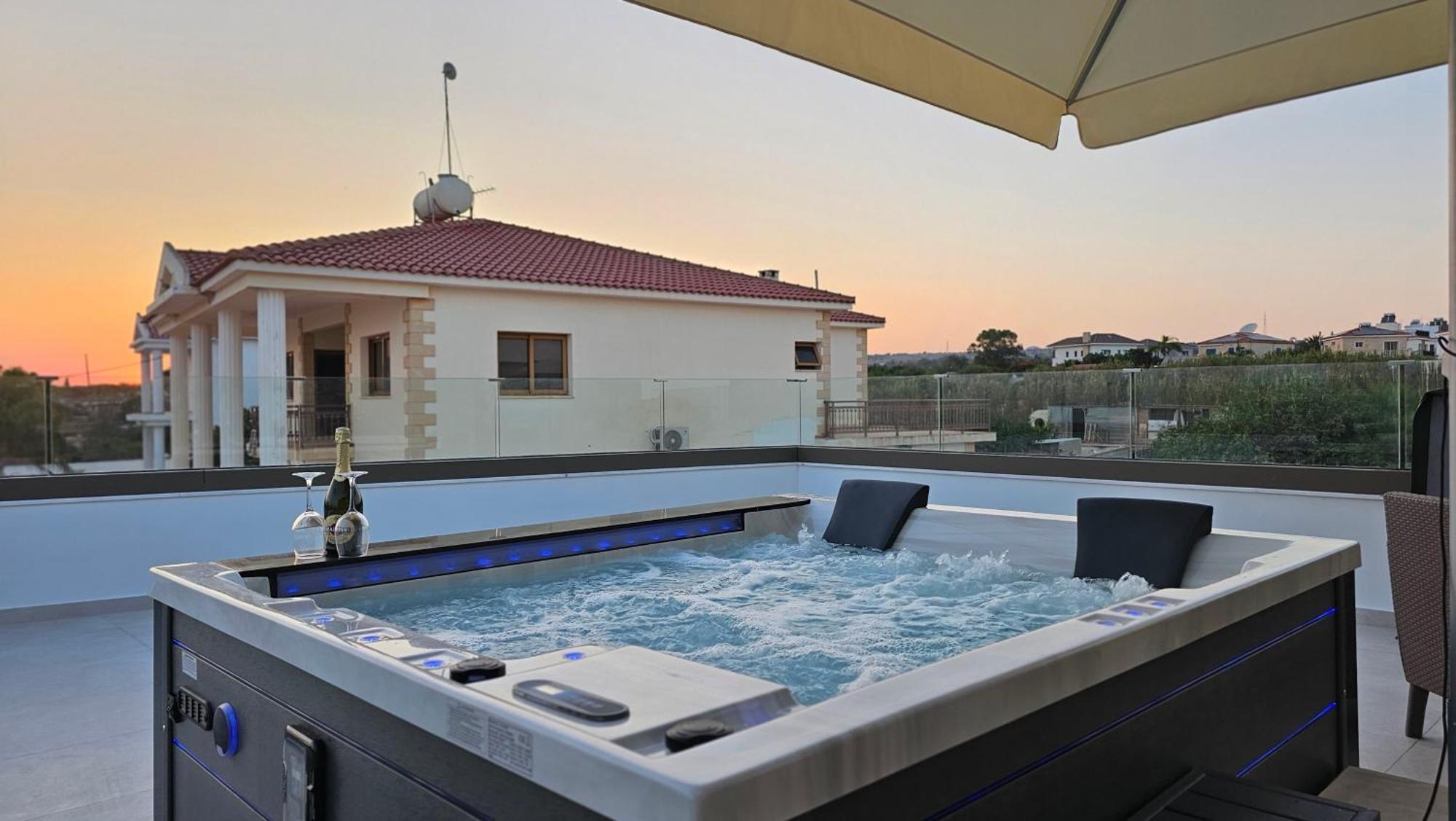 Oasis Luxury Villa Ayia Napa