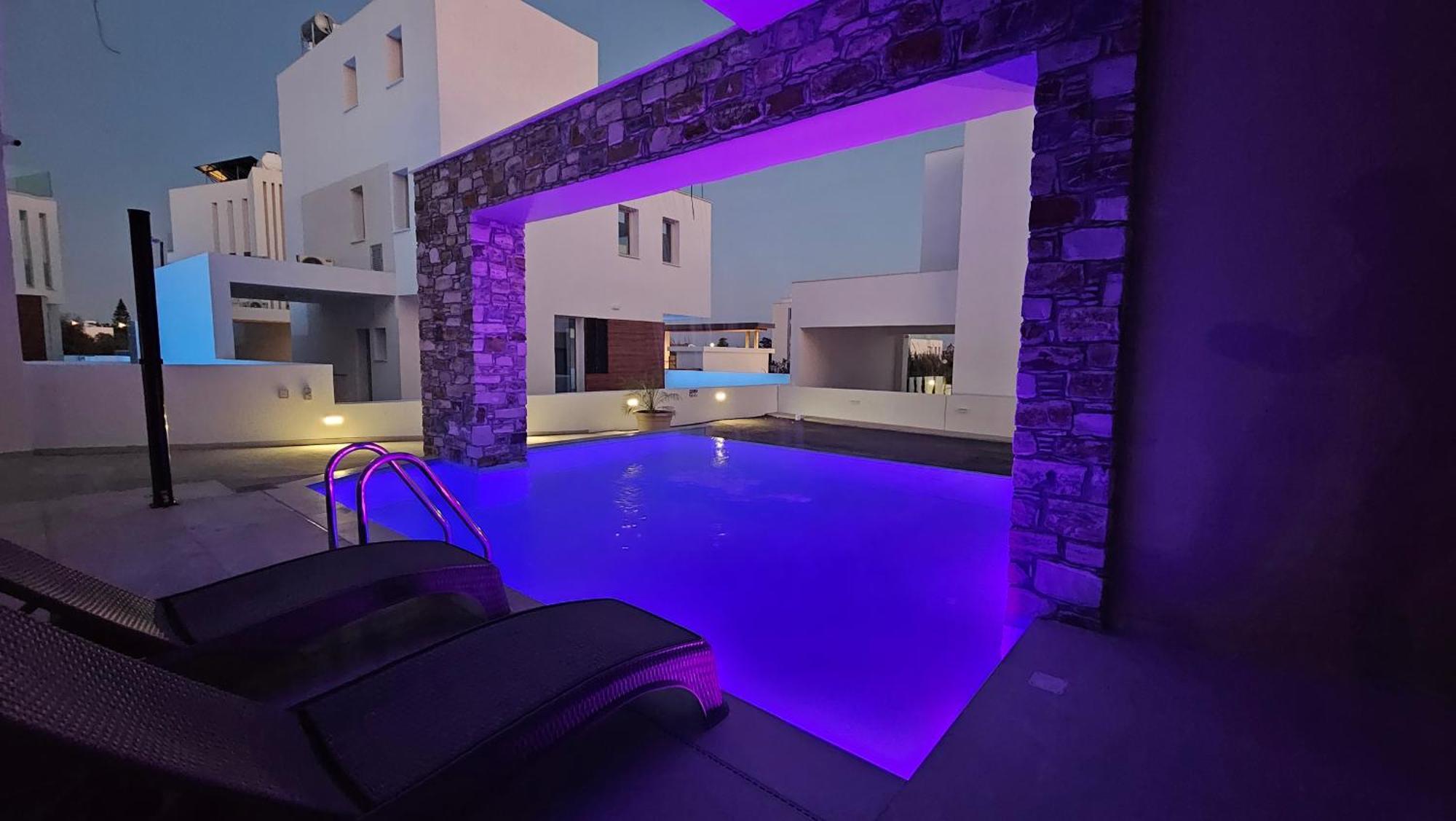 Oasis Luxury Villa *