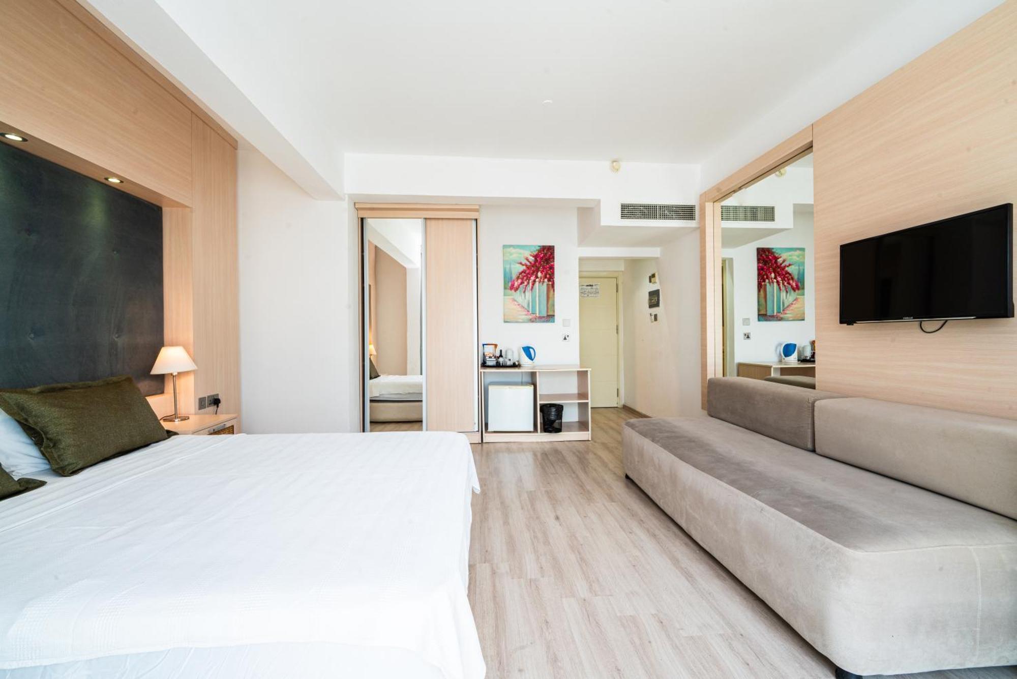 Manolya Hotel Lapithos (Northern Cyprus)