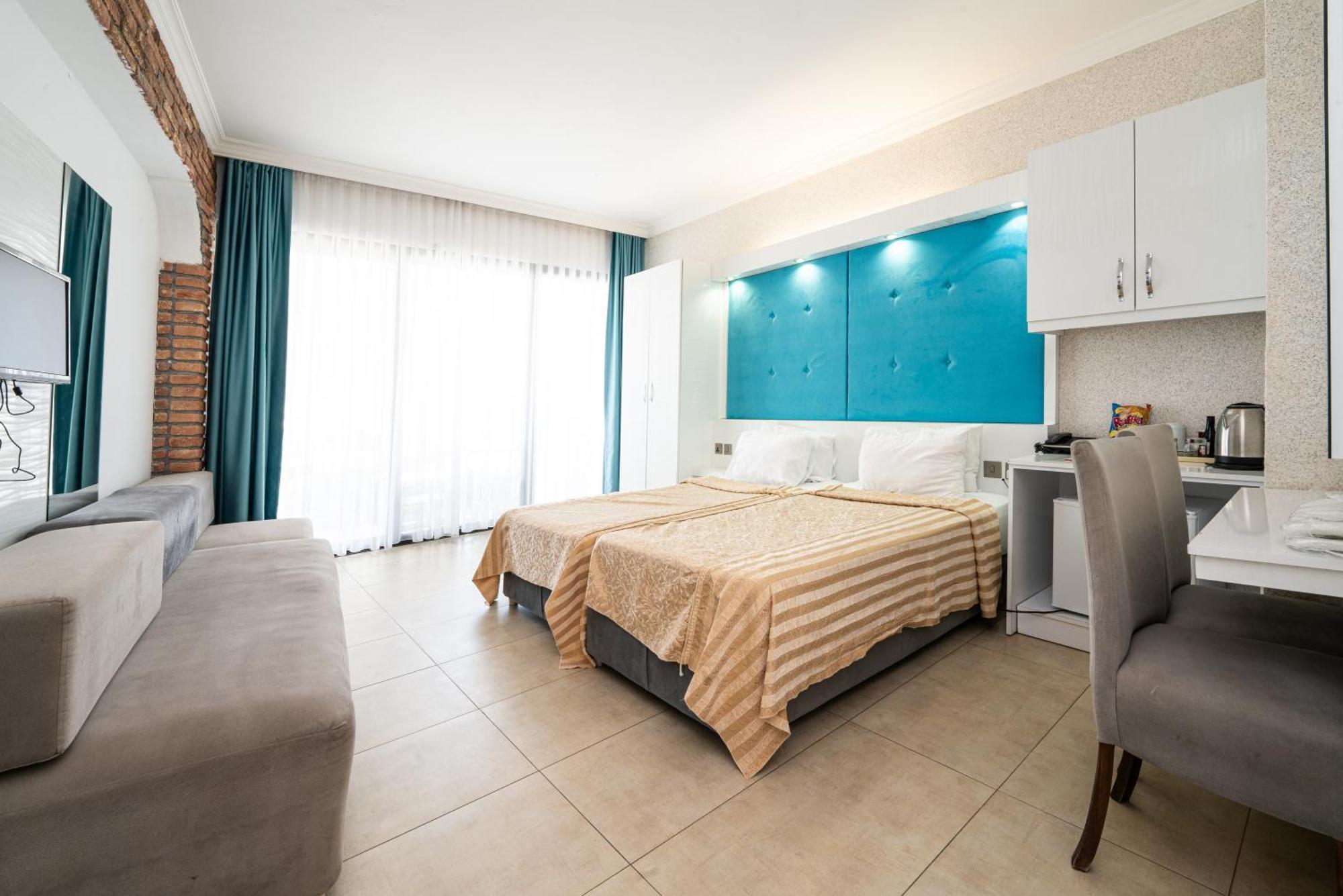 Manolya Hotel 3*
