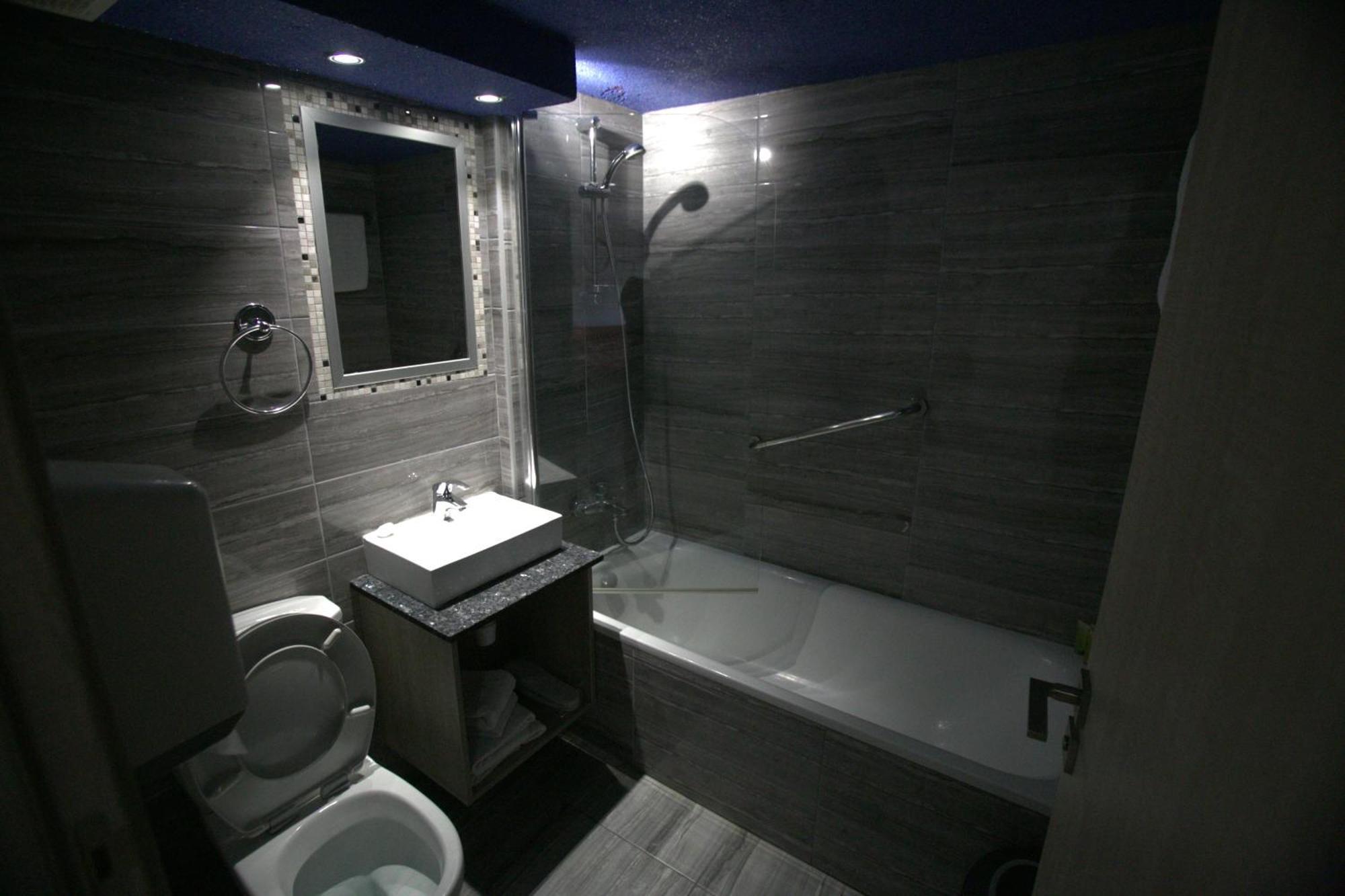 Aparthotel Neptune Paphos 3*