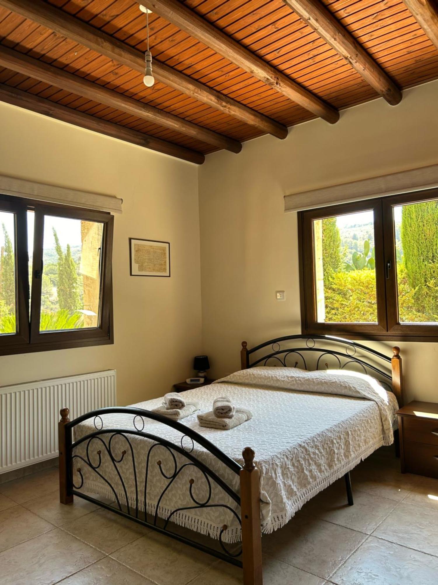 Villa Valencia Grove Miliou