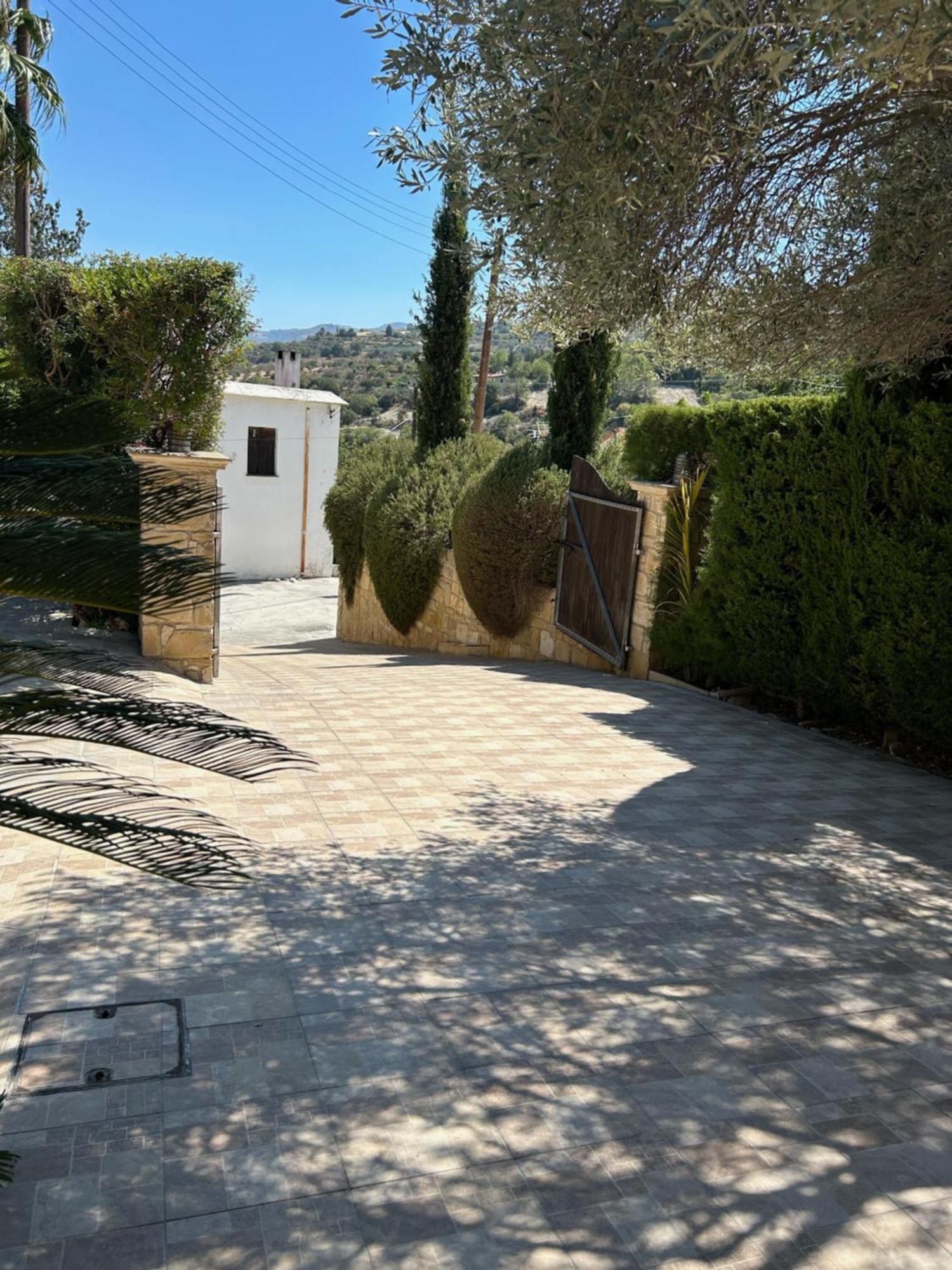 Valencia Grove