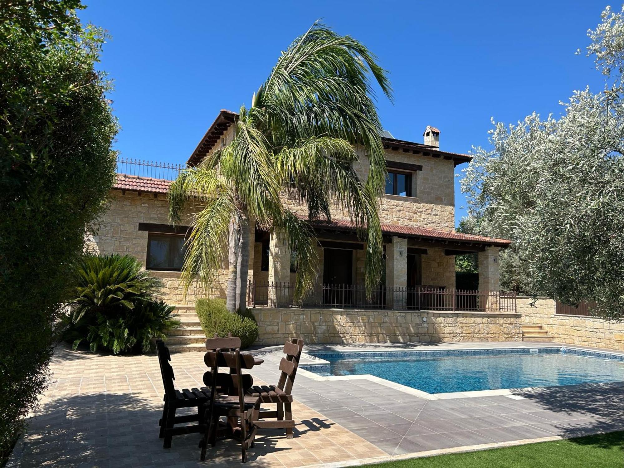 Valencia Grove Villa *