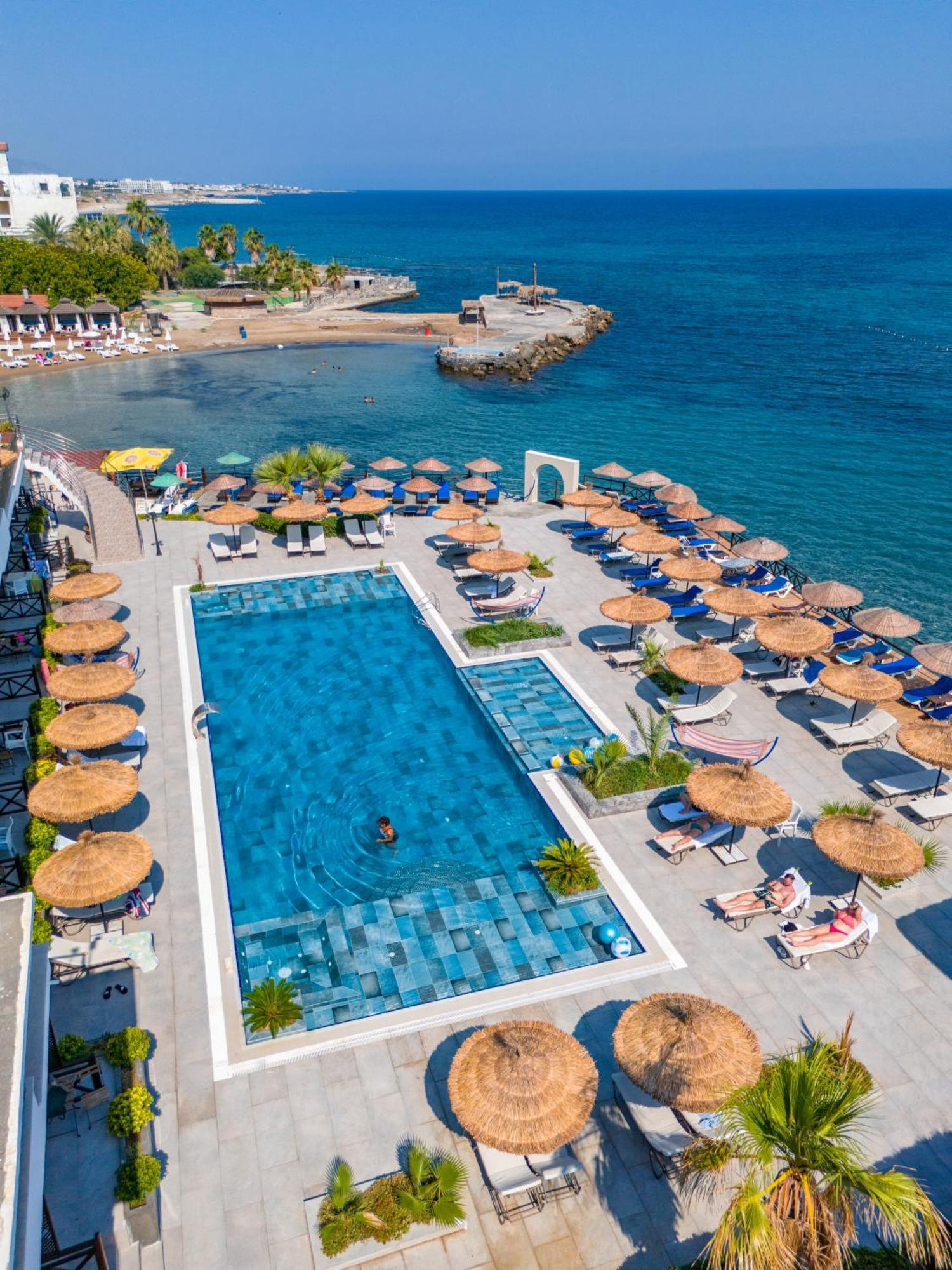 Manolya 3*