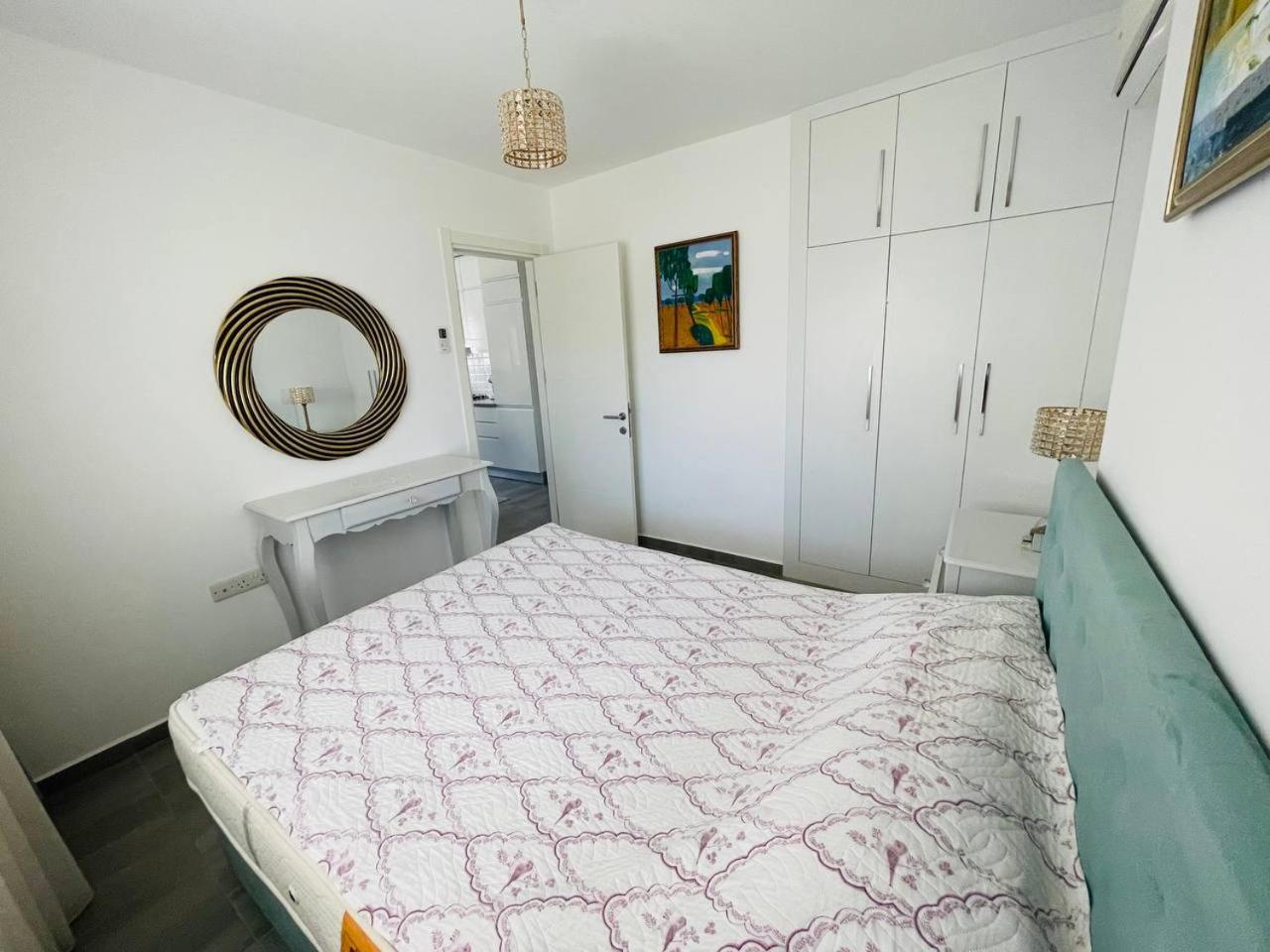 Thalassa Apartment